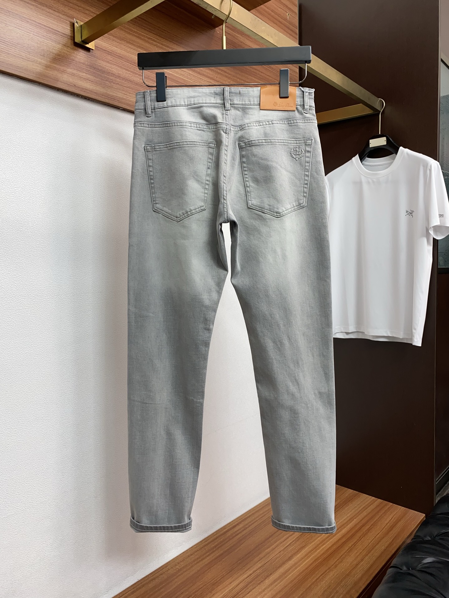 loro Piana 诺悠翩雅 高端定制、2026早春最新款牛仔裤 柜台同步发售 原版定制复刻 客供五金