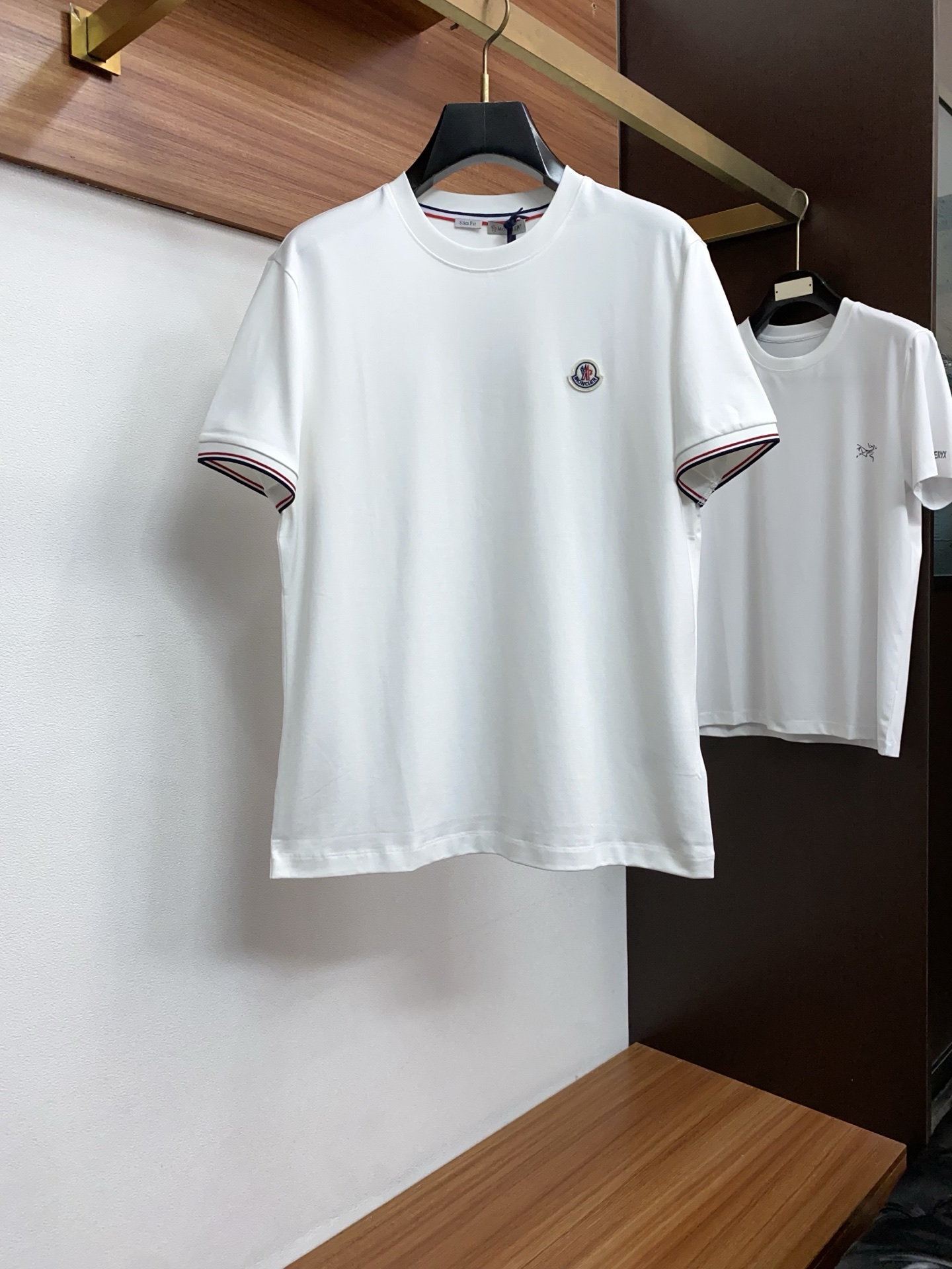 蒙口 正码 M-3xL 26SS早春短袖T恤甄选软糯亲肤的全棉面料制成，标准版圆领短袖裁剪，更适合日常穿