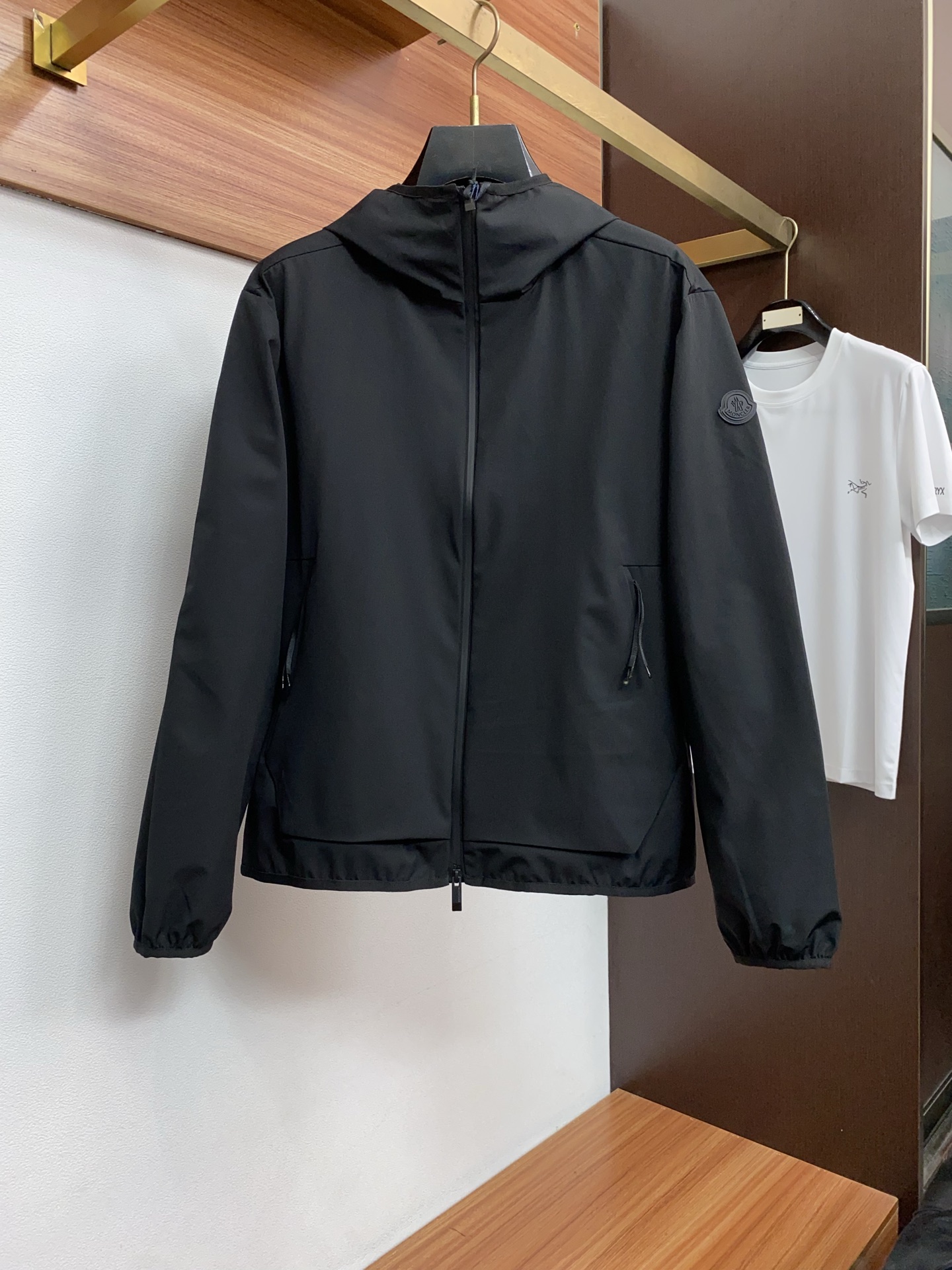 蒙口 2026新款男士休闲定制夹克外套。穿上简约干练的休闲外套，瞬间重回时髦霸气，又是活力满满的状态。史