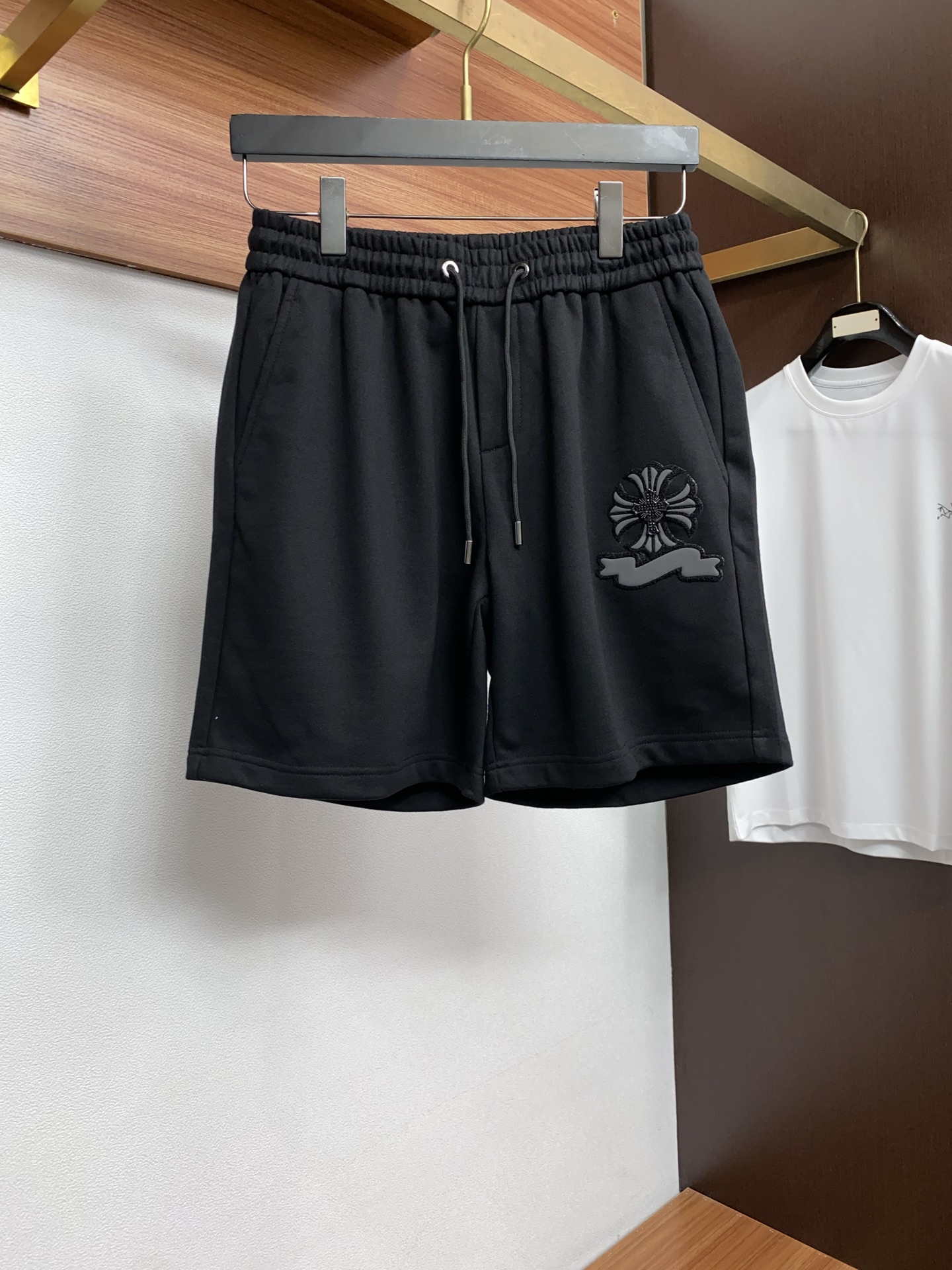 克罗心 𝟐6𝐬s 春夏 短袖套装 微宽松版型 品牌经典LOGO 工艺精致 100%纯棉 休闲百搭 【码数