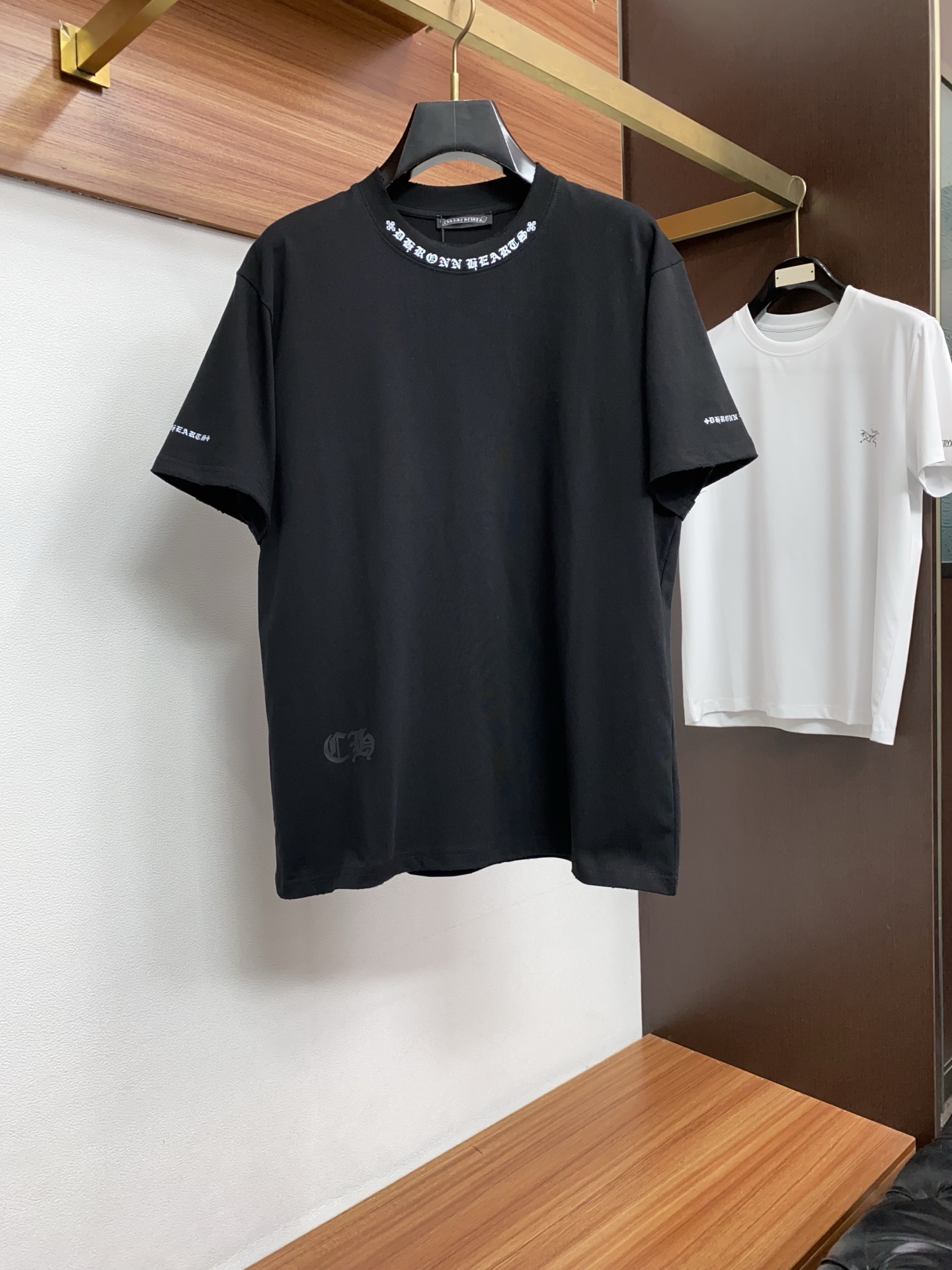 克罗心 26SS春夏新款 纯棉质圆领短袖 男士基础款纯白专柜短袖T恤衫！贸易公司渠道稀出，同步官网发售！