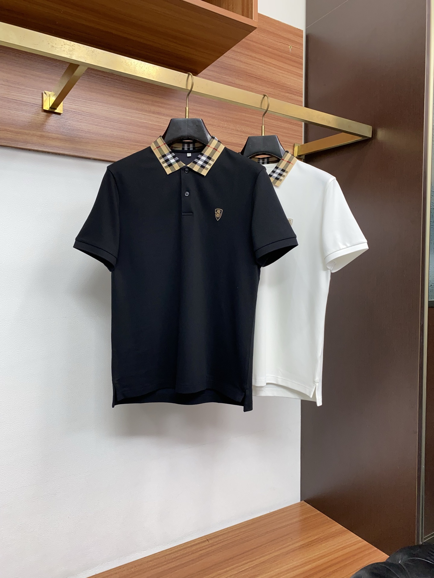 巴宝莉 2026s经典时尚翻领 Polo衫短袖 ，贸易公司渠道订单，简约大气，时尚百搭，品相更是无法挑剔