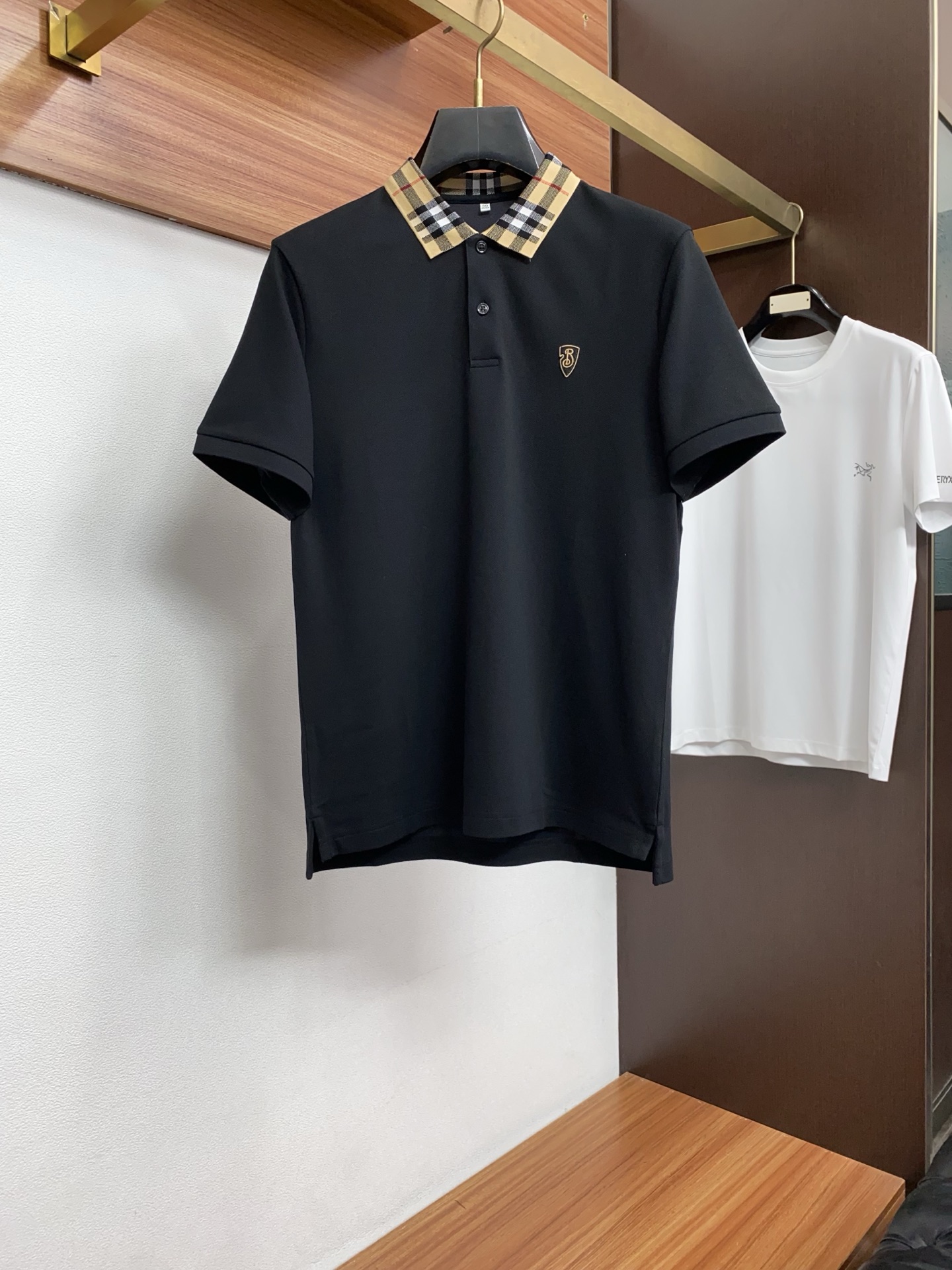 巴宝莉 2026s经典时尚翻领 Polo衫短袖 ，贸易公司渠道订单，简约大气，时尚百搭，品相更是无法挑剔