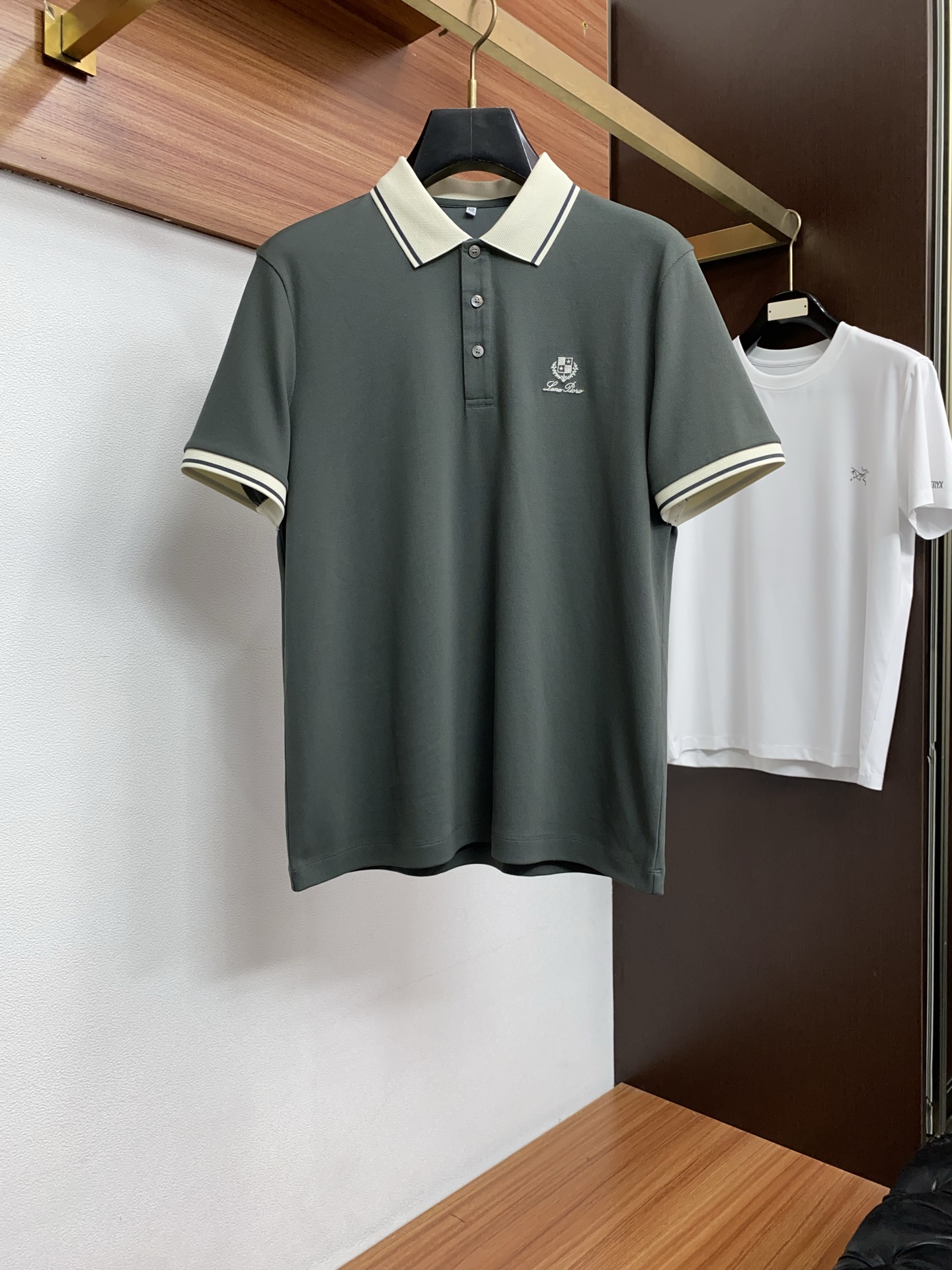 로로피아나 남성 반팔 48152