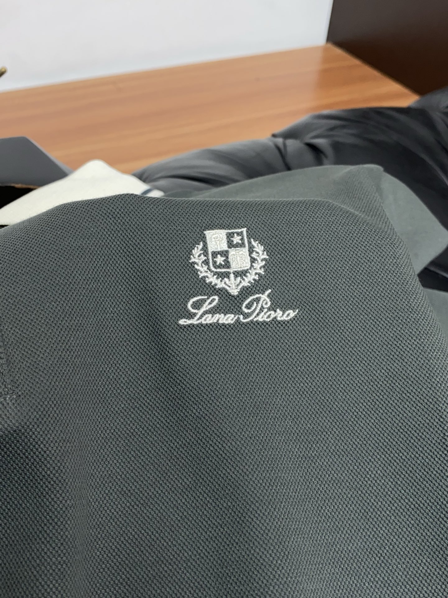 Loro piana 诺悠翩雅 2026s经典时尚翻领 Polo衫短袖 ，贸易公司渠道订单，简约大气，时