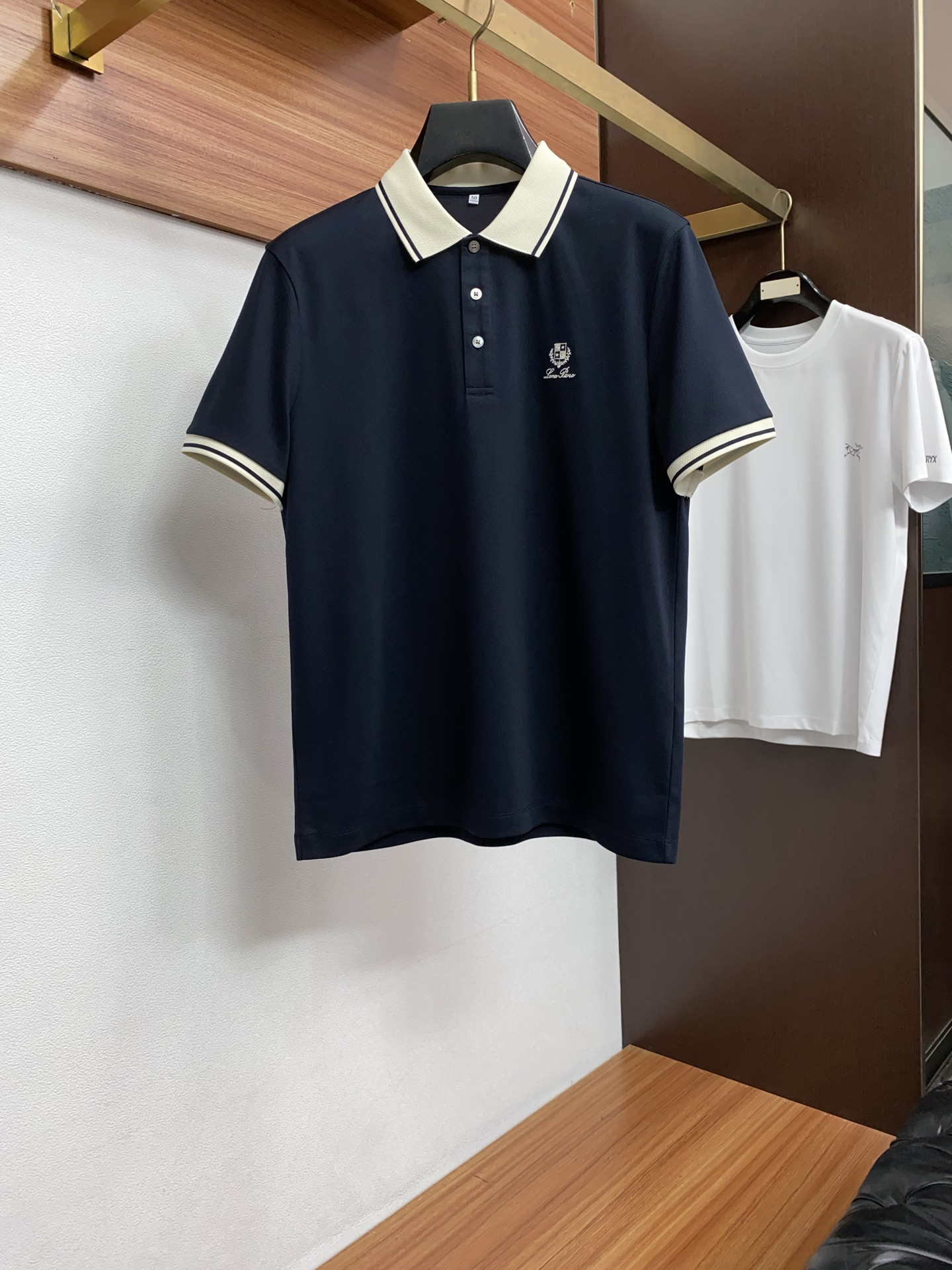 로로피아나 남성 반팔 48151