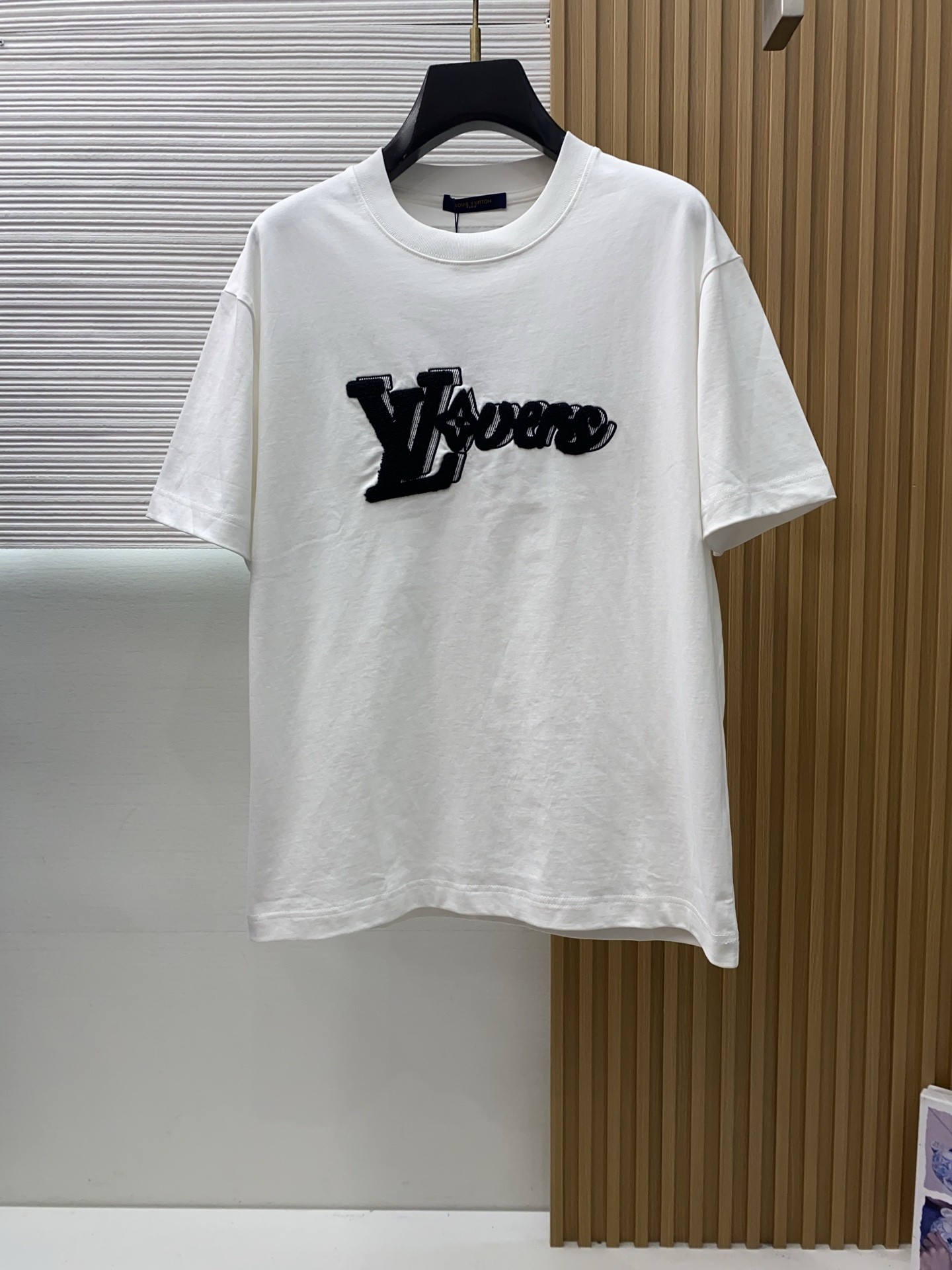 1v路易威登 26SS春夏新款 纯棉质圆领短袖 男士基础款纯白专柜短袖T恤衫！贸易公司渠道稀出，同步官网