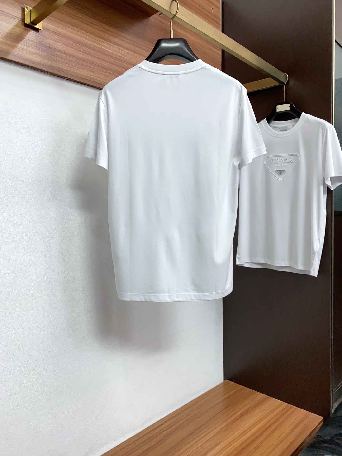 蒙口 正码 M-3xL 26SS早春短袖T恤甄选软糯亲肤的100支丝光棉面料制成，标准版圆领短袖裁剪，更