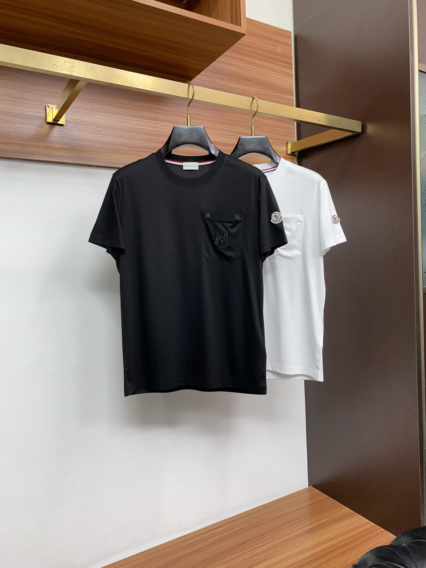 蒙口 正码 M-3xL 26SS早春短袖T恤甄选软糯亲肤的100支丝光棉面料制成，标准版圆领短袖裁剪，更