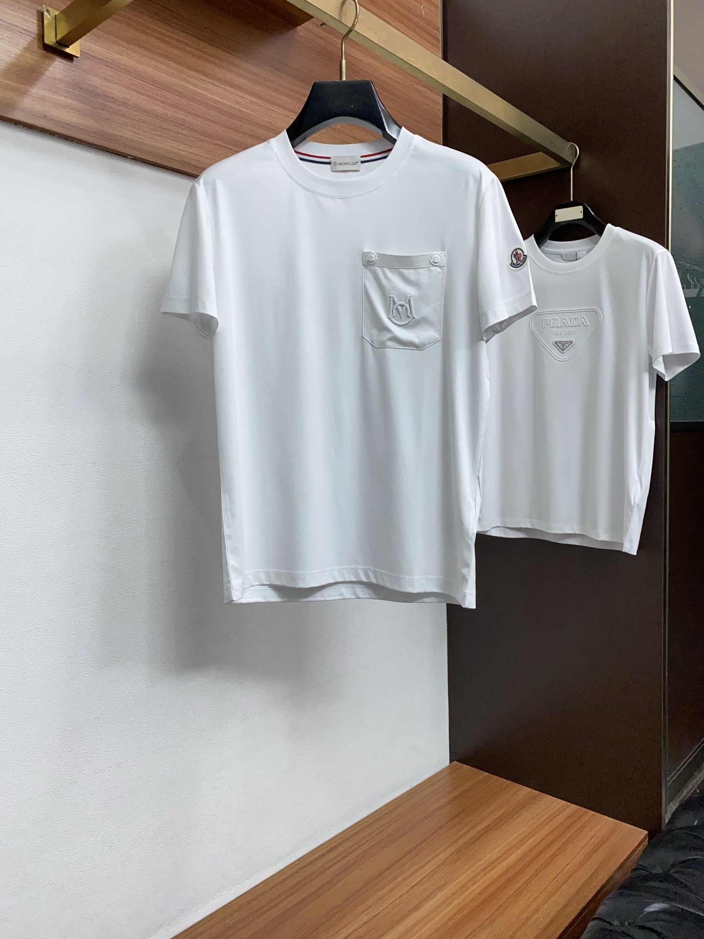 蒙口 正码 M-3xL 26SS早春短袖T恤甄选软糯亲肤的100支丝光棉面料制成，标准版圆领短袖裁剪，更