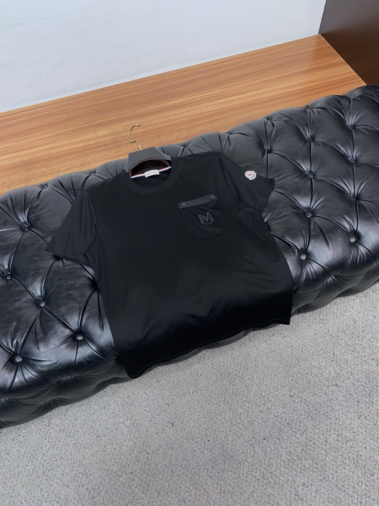 蒙口 正码 M-3xL 26SS早春短袖T恤甄选软糯亲肤的100支丝光棉面料制成，标准版圆领短袖裁剪，更
