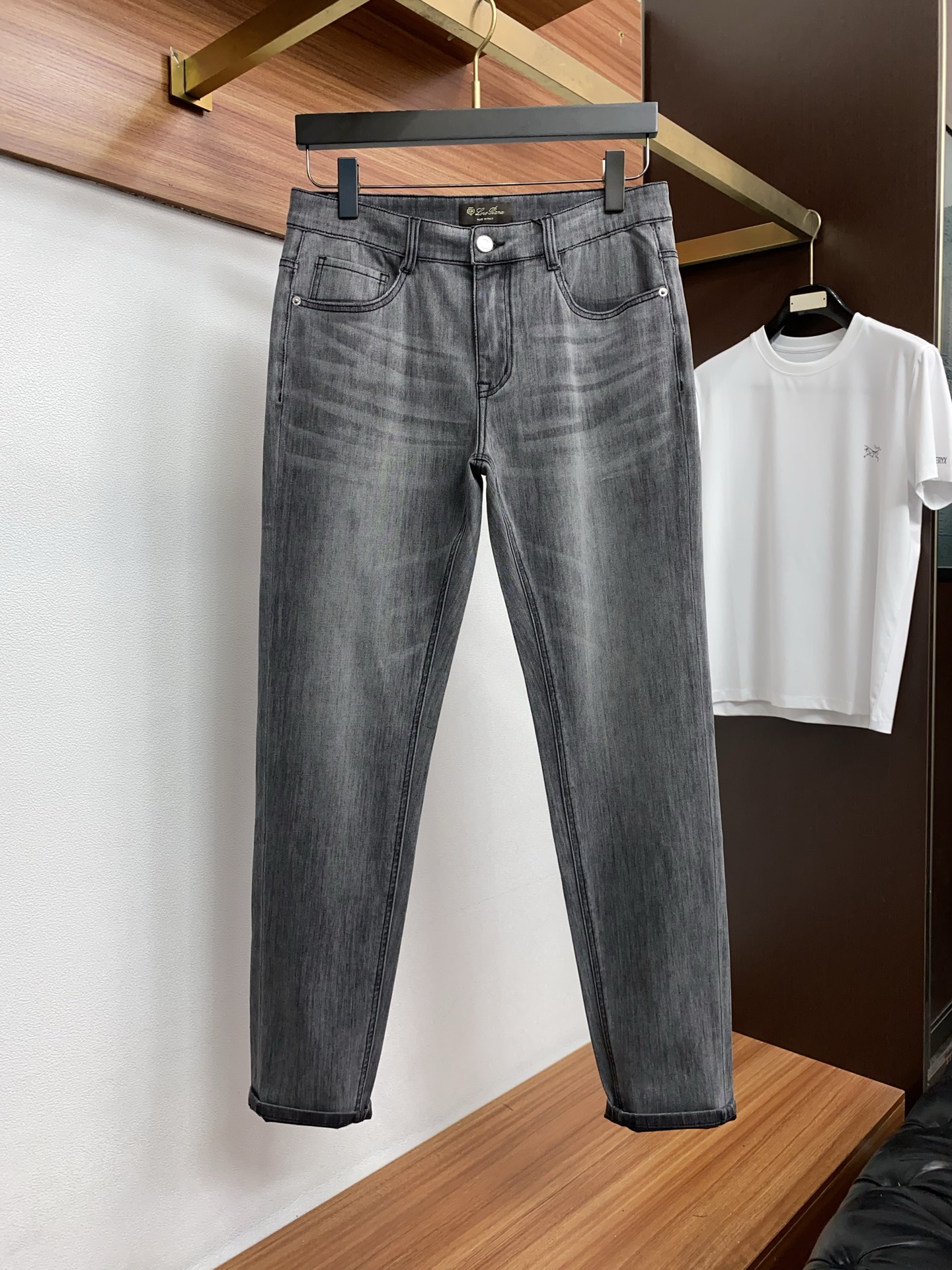 loro Piana 诺悠翩雅 26新款 市场独家订制长绒棉牛仔面料 稀缺面料 超级柔软舒服 工艺复杂四