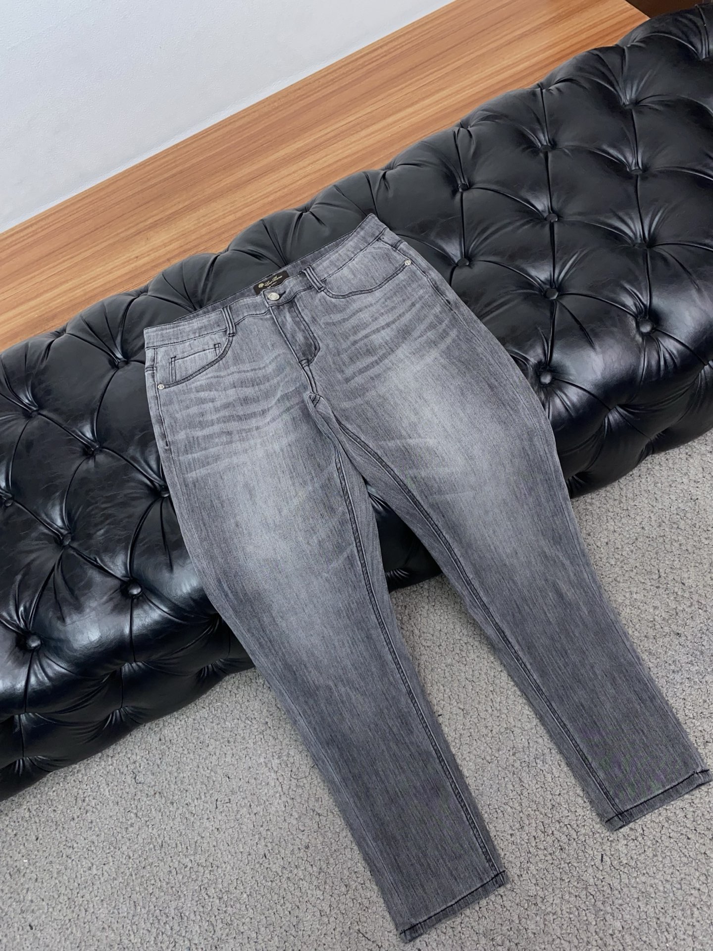 loro Piana 诺悠翩雅 26新款 市场独家订制长绒棉牛仔面料 稀缺面料 超级柔软舒服 工艺复杂四