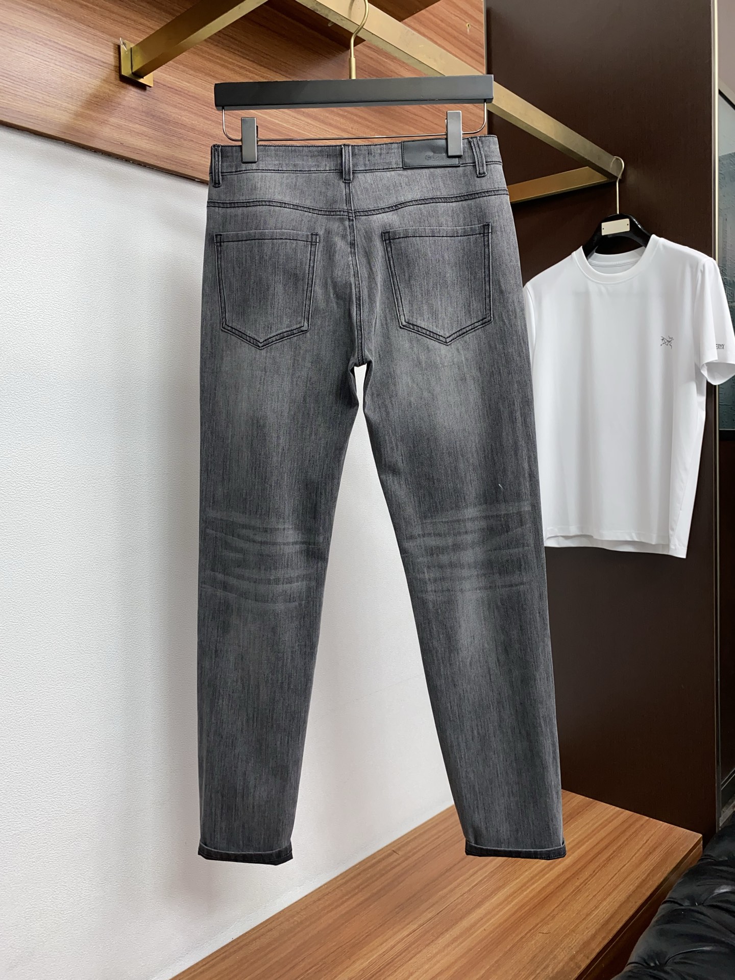 loro Piana 诺悠翩雅 26新款 市场独家订制长绒棉牛仔面料 稀缺面料 超级柔软舒服 工艺复杂四