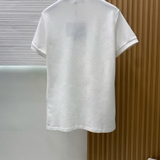 普拉达 2026春夏新品细纹珠地商务Polo,极简的衣身造型!顶级针织棉质混纺质地 整体的触感极为舒适, 普拉达 2026春夏新品细纹珠地商务Polo,极简的衣身造型!顶级针织棉质混纺质地 整体的触感极为舒适,