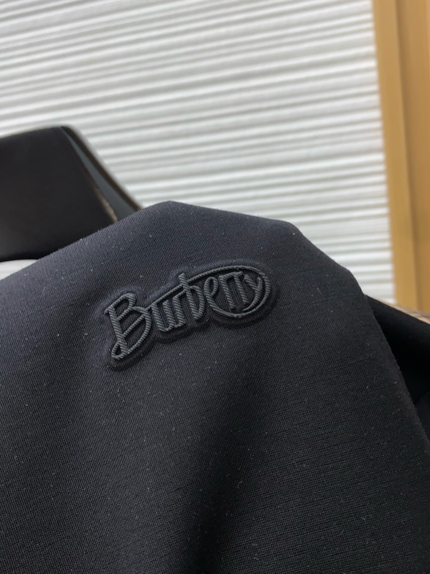 巴宝莉 2026s经典时尚短袖 ，贸易公司渠道订单，简约大气，时尚百搭，品相更是无法挑剔！选用客供进口丝