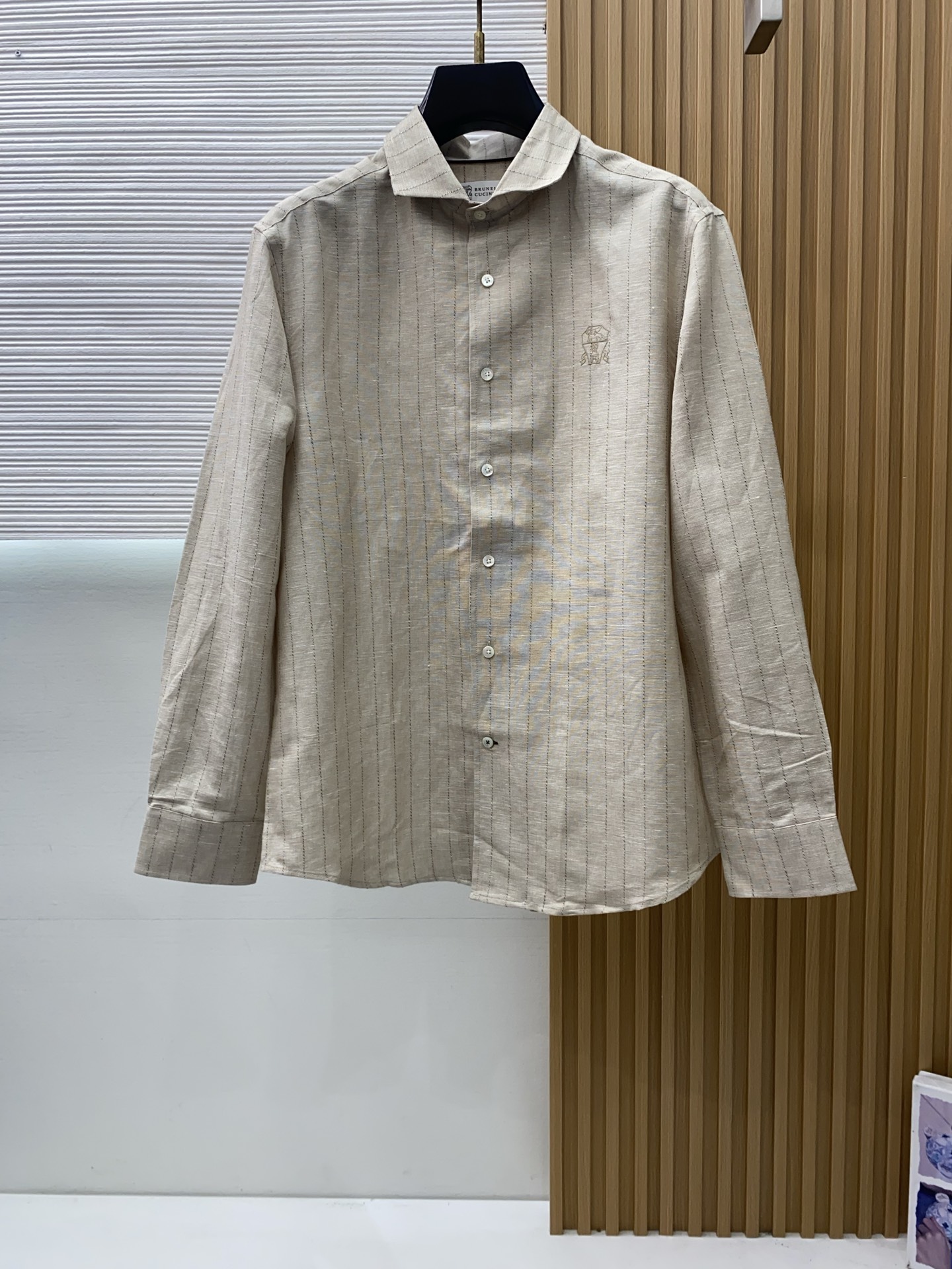 bc 高端品质专柜最新款麻料长袖衬衣，贸易公司渠道稀出，领先官网发售！经典休闲衬衫搭配独特的法式领设计，