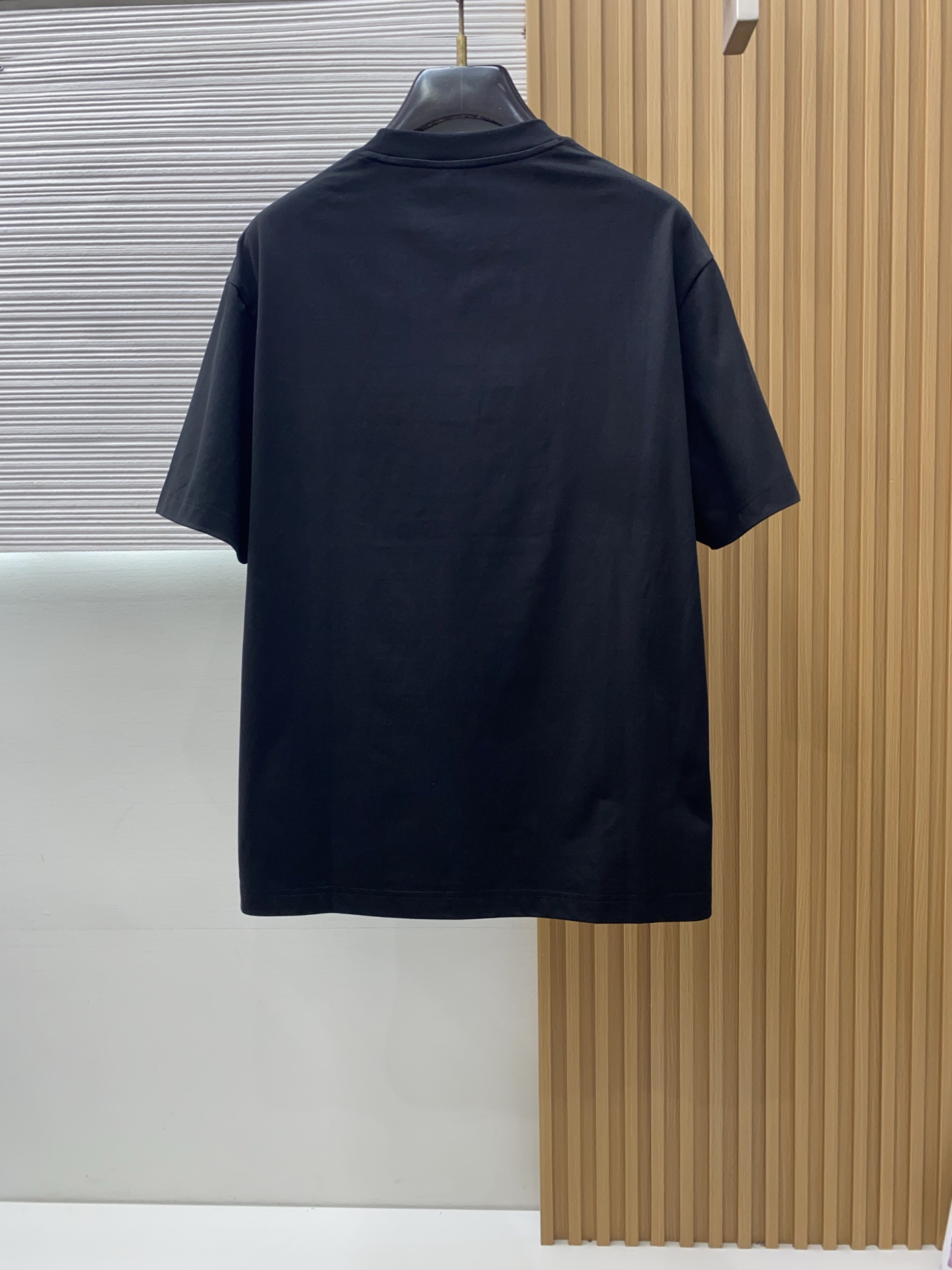 芬迪 26SS春夏新款 纯棉质圆微阔领短袖 男士基础款纯白专柜短袖T恤衫！贸易公司渠道稀出，同步官网发售