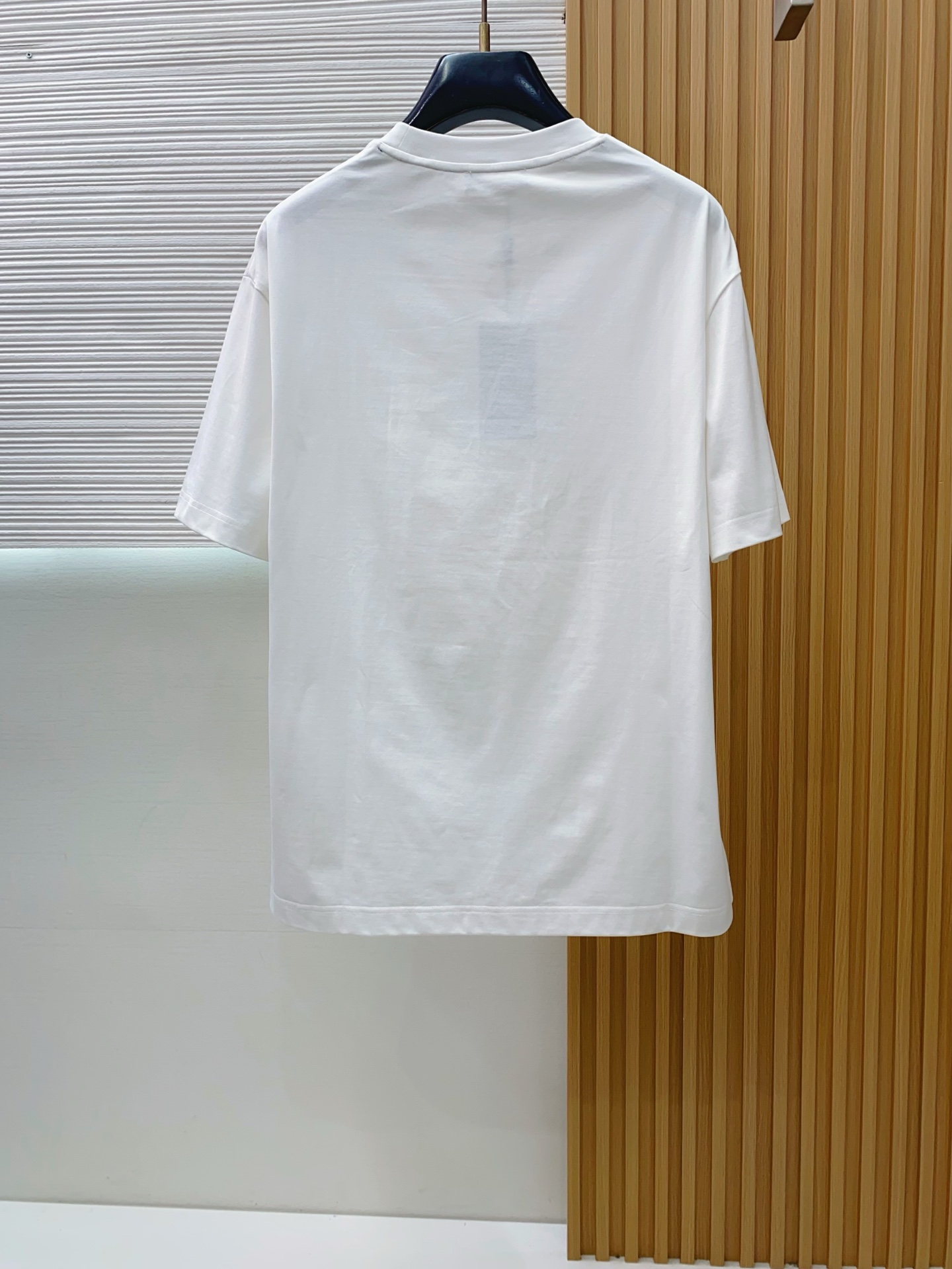 芬迪 26SS春夏新款 纯棉质圆微阔领短袖 男士基础款纯白专柜短袖T恤衫！贸易公司渠道稀出，同步官网发售