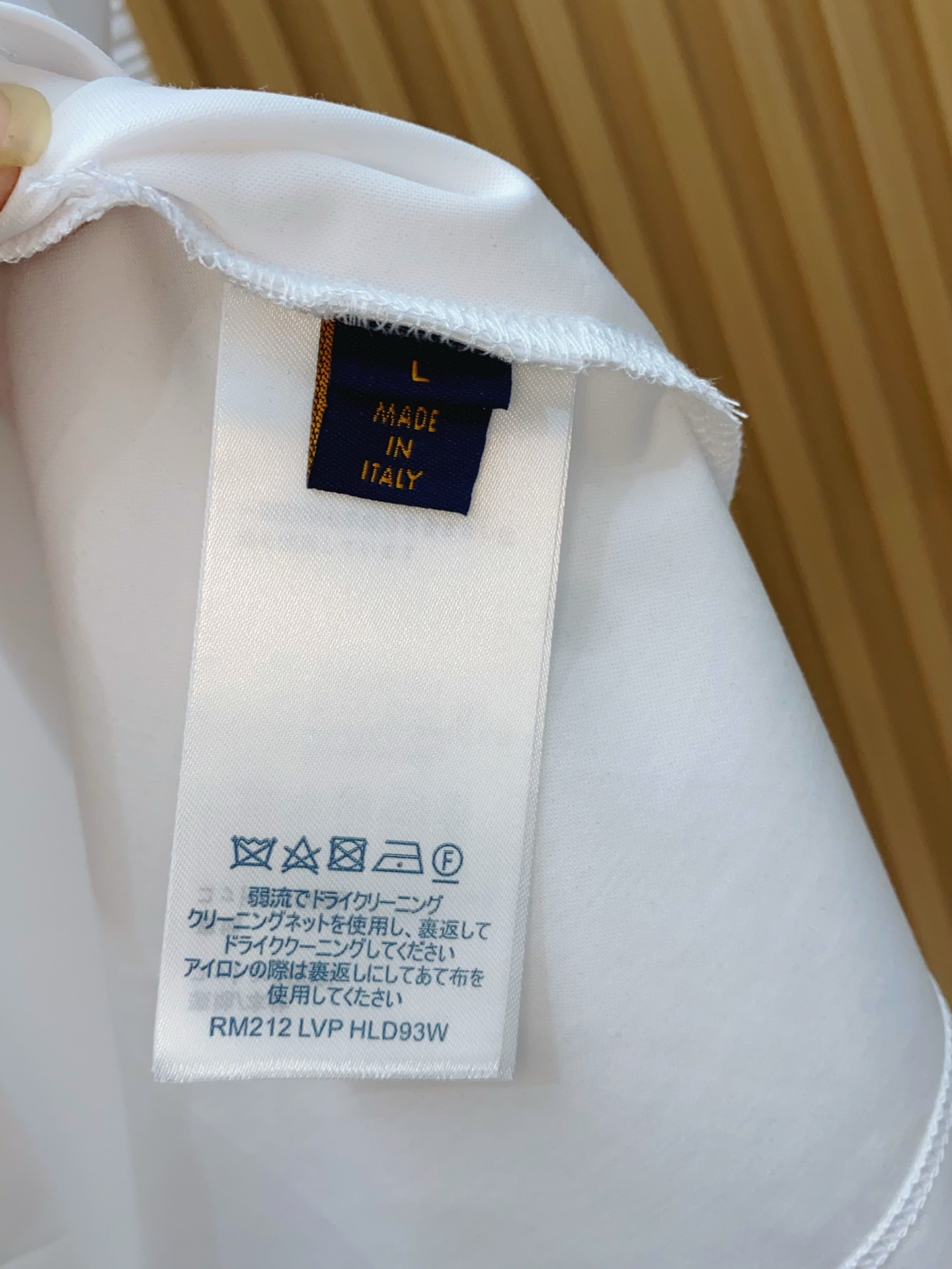 1v路易威登 2026春夏新款首发专柜最新款圆领短袖 高端订制 设计前卫时尚！品牌logo重工艺设计 高
