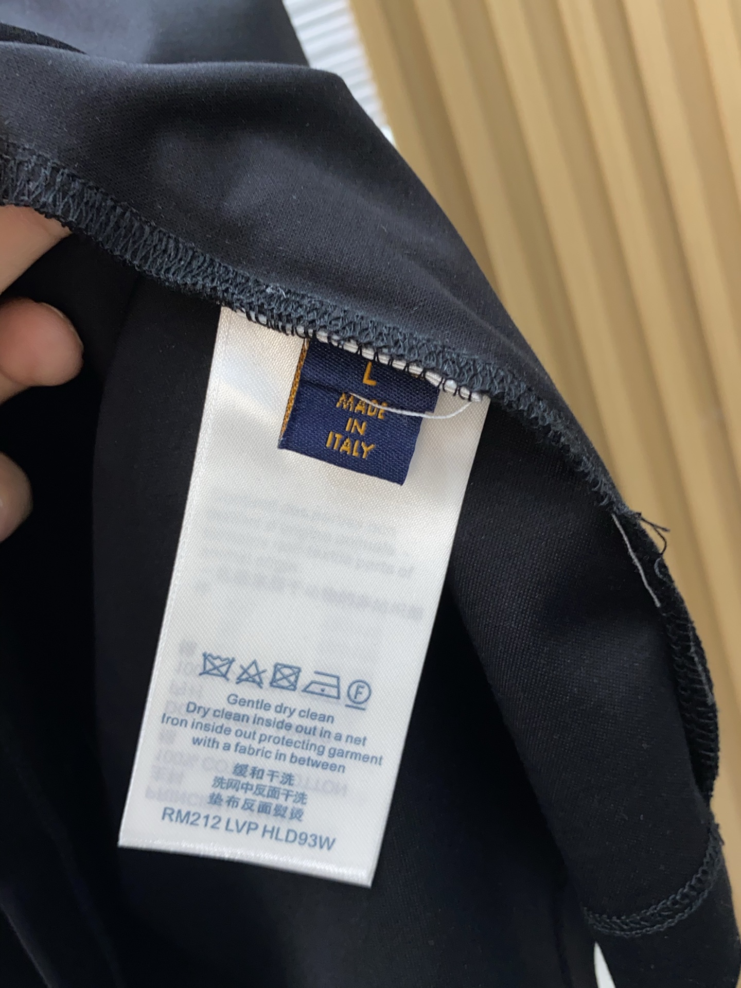 1v路易威登 2026春夏新款首发专柜最新款圆领短袖 高端订制 设计前卫时尚！品牌logo重工艺设计 高