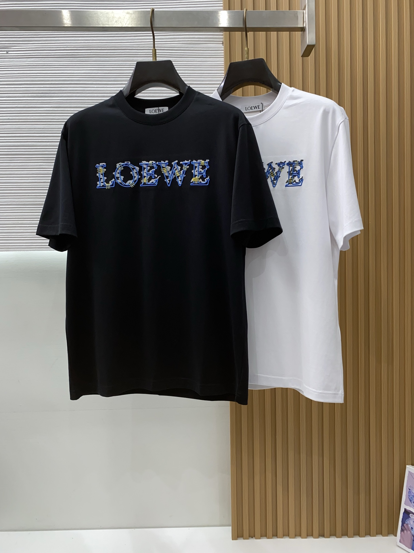로에베 로고 빈티지 그래픽 크루넥 반팔 티셔츠 상세 이미지 8