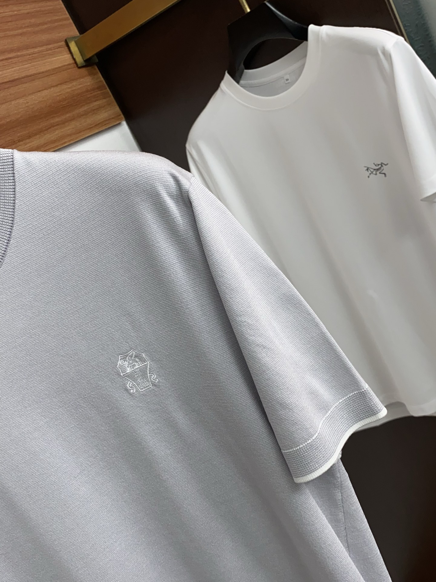 브루넬로쿠치넬리 남성 심플 크루넥 니트 반팔 티셔츠 139085 썸네일 이미지