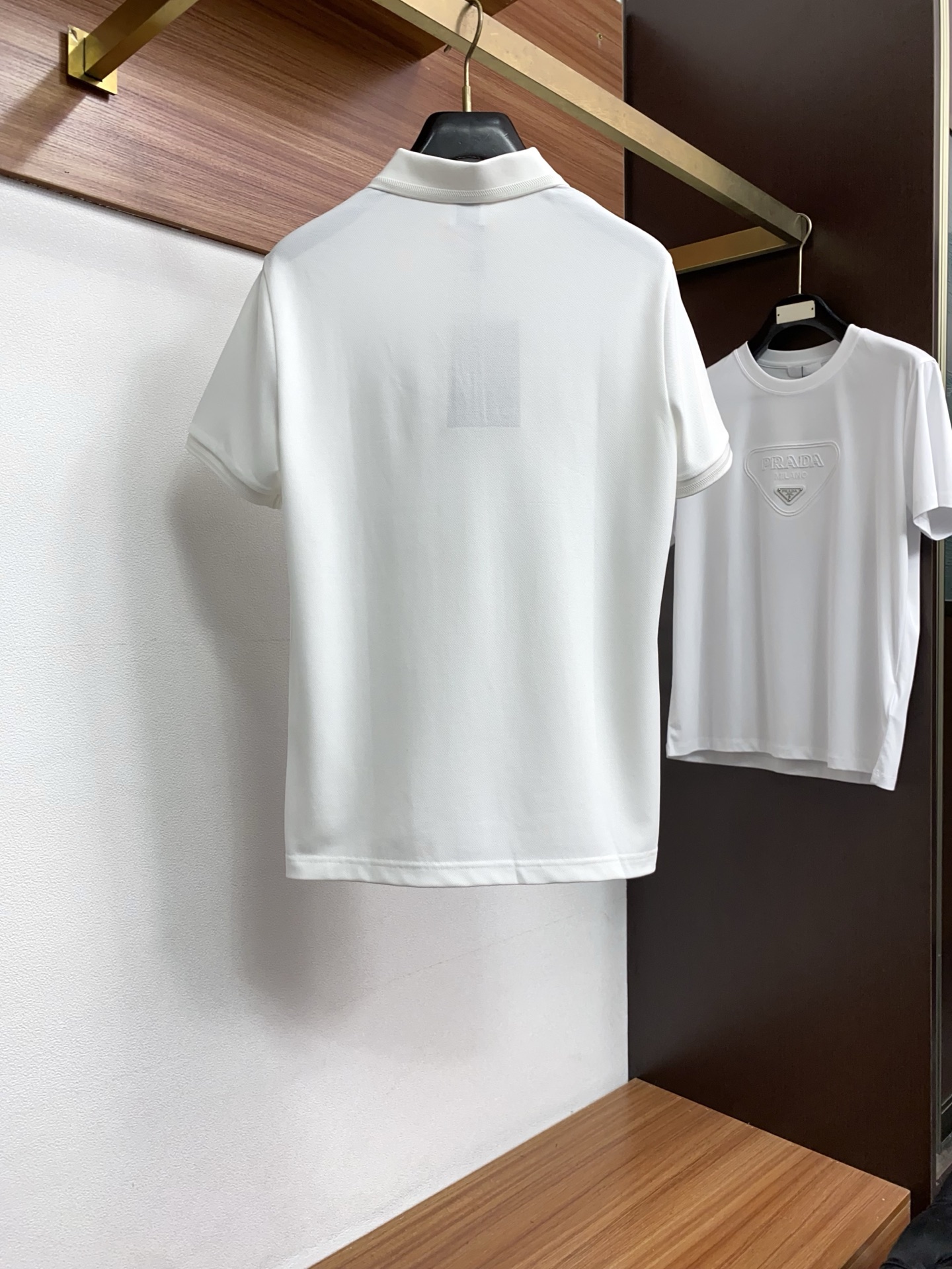 巴宝莉 2026春夏新品细纹珠地商务Polo，极简的衣身造型！顶级针织棉质混纺质地 整体的触感极为舒适，