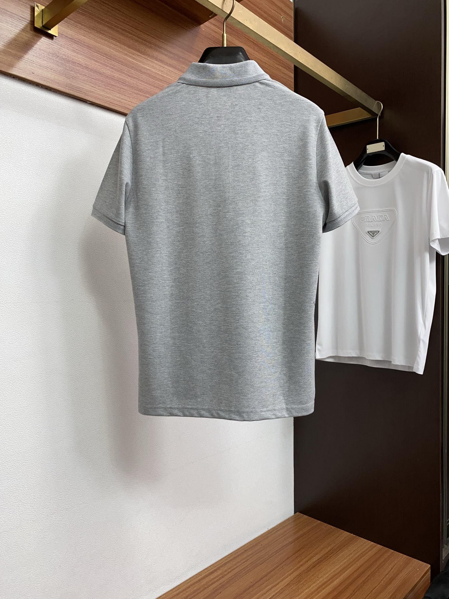 巴宝莉 2026春夏新品细纹珠地商务Polo，极简的衣身造型！顶级针织棉质混纺质地 整体的触感极为舒适，