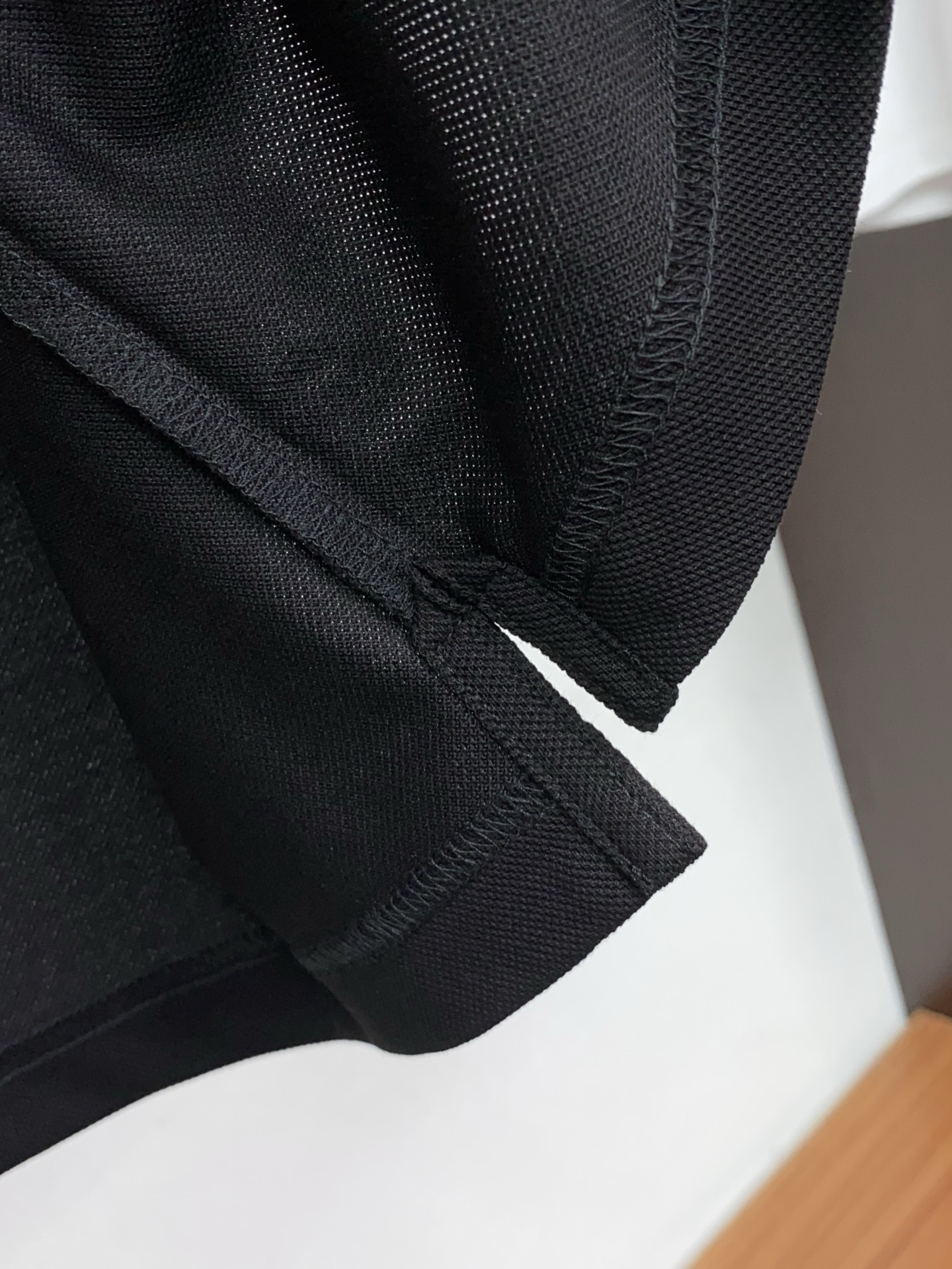 巴宝莉 2026春夏新品细纹珠地商务Polo，极简的衣身造型！顶级针织棉质混纺质地 整体的触感极为舒适，
