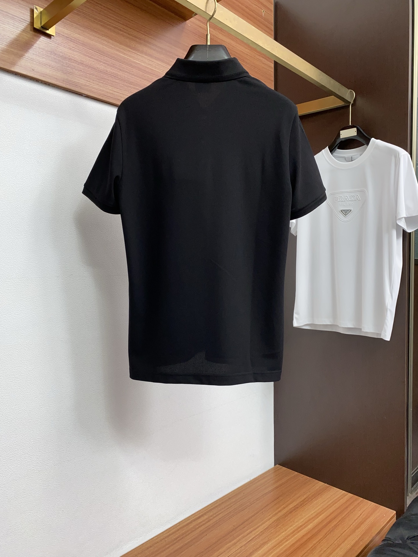 巴宝莉 2026春夏新品细纹珠地商务Polo，极简的衣身造型！顶级针织棉质混纺质地 整体的触感极为舒适，