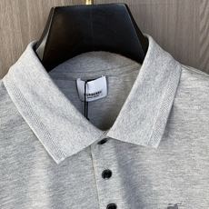巴宝莉 2026春夏新品细纹珠地商务Polo,极简的衣身造型!顶级针织棉质混纺质地 整体的触感极为舒适, 巴宝莉 2026春夏新品细纹珠地商务Polo,极简的衣身造型!顶级针织棉质混纺质地 整体的触感极为舒适,