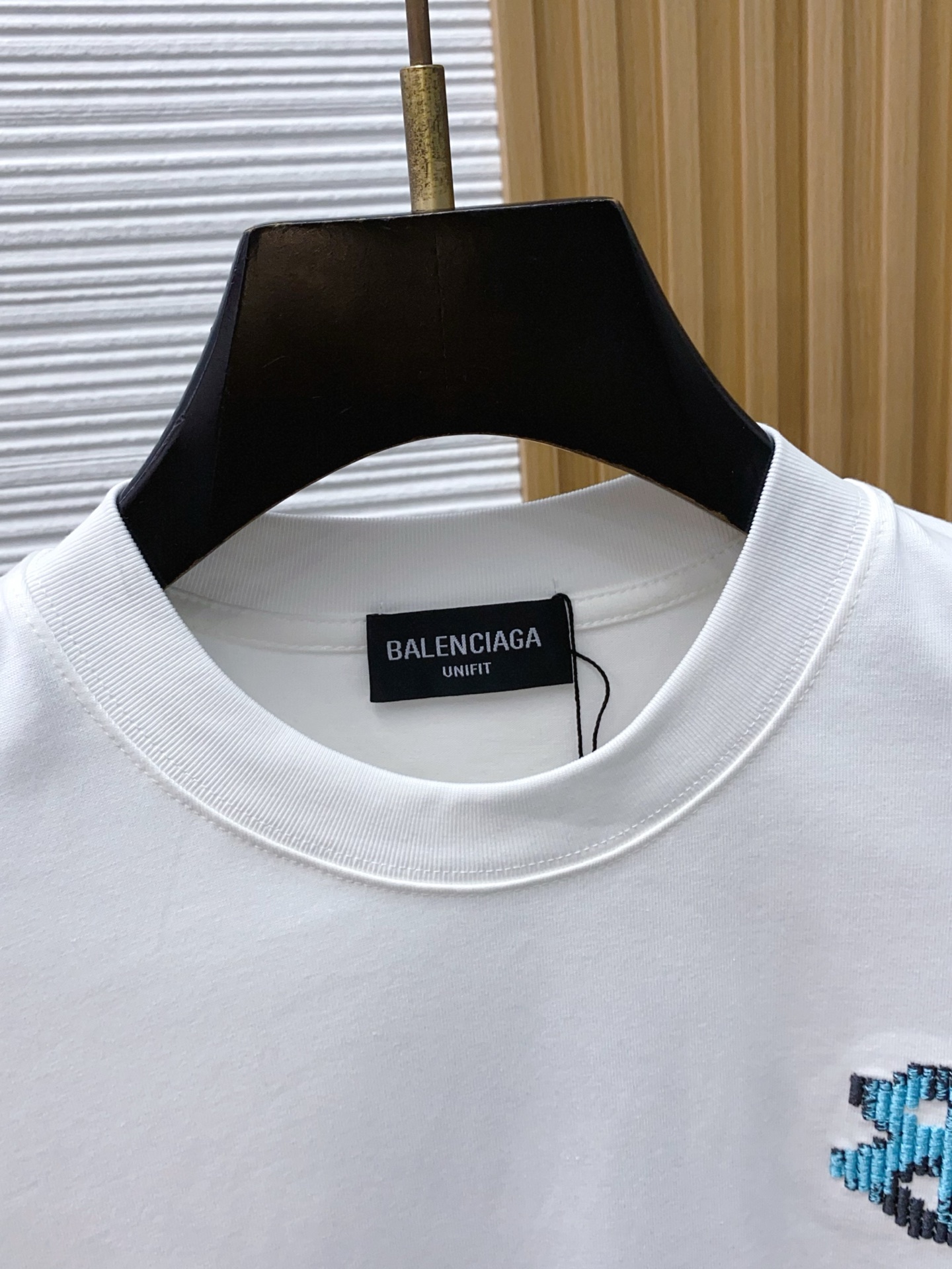 巴黎世家 ss新工艺logo纯棉质阔版圆领男士短袖T恤，定制320克纯棉面料新季新推系列将标识巧妙融入设