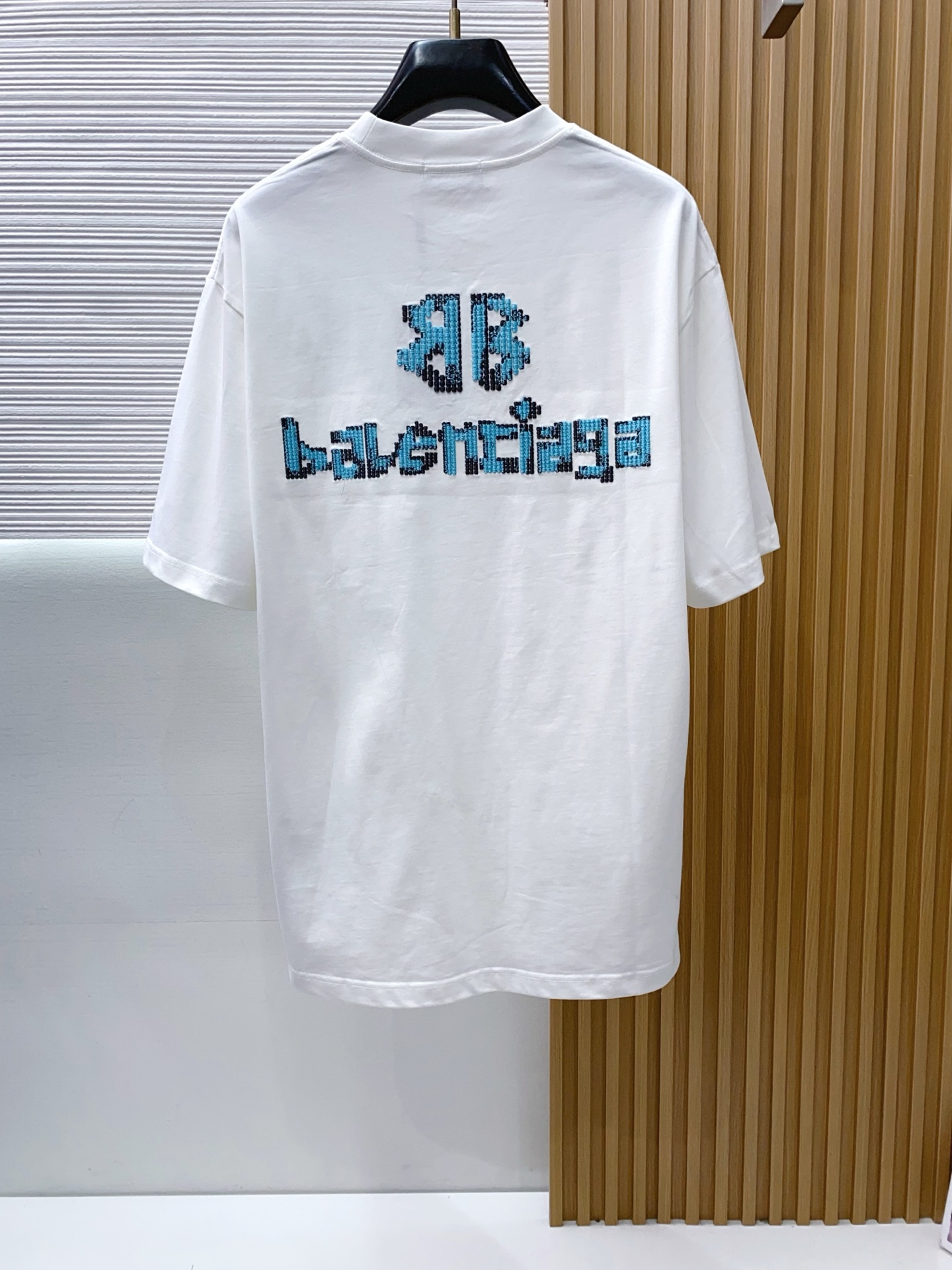 巴黎世家 ss新工艺logo纯棉质阔版圆领男士短袖T恤，定制320克纯棉面料新季新推系列将标识巧妙融入设