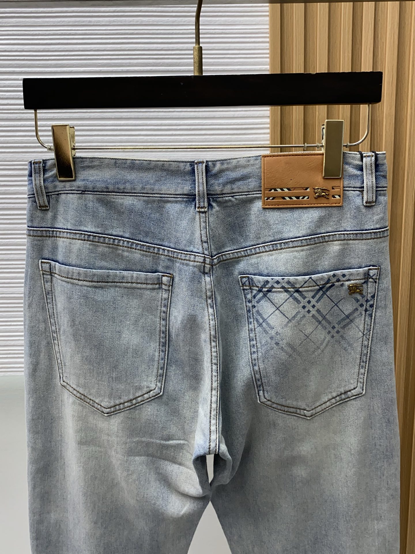 巴宝莉 高端定制、2026早春最新款牛仔裤 柜台同步发售 原版定制复刻 客供五金辅料 原单品质 进口牛仔