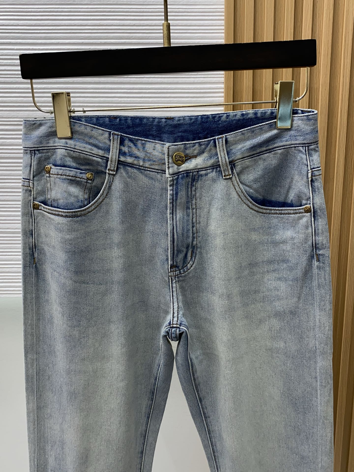 巴宝莉 高端定制、2026早春最新款牛仔裤 柜台同步发售 原版定制复刻 客供五金辅料 原单品质 进口牛仔