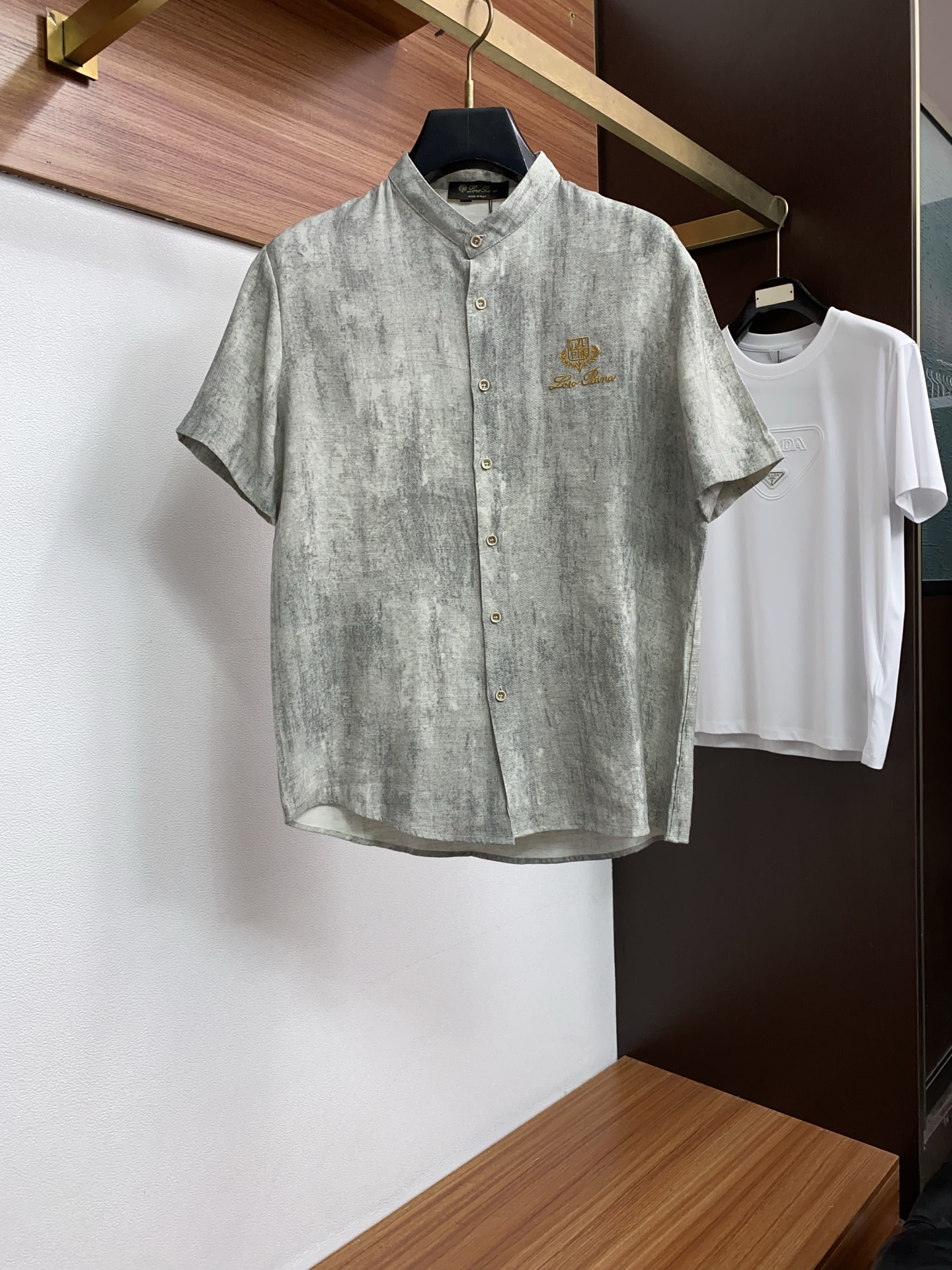 2026春夏新品丝光棉翻领商务Polo，极简的衣身造型！顶级针织棉质混纺质地 整体的触感极为舒适，弹力十