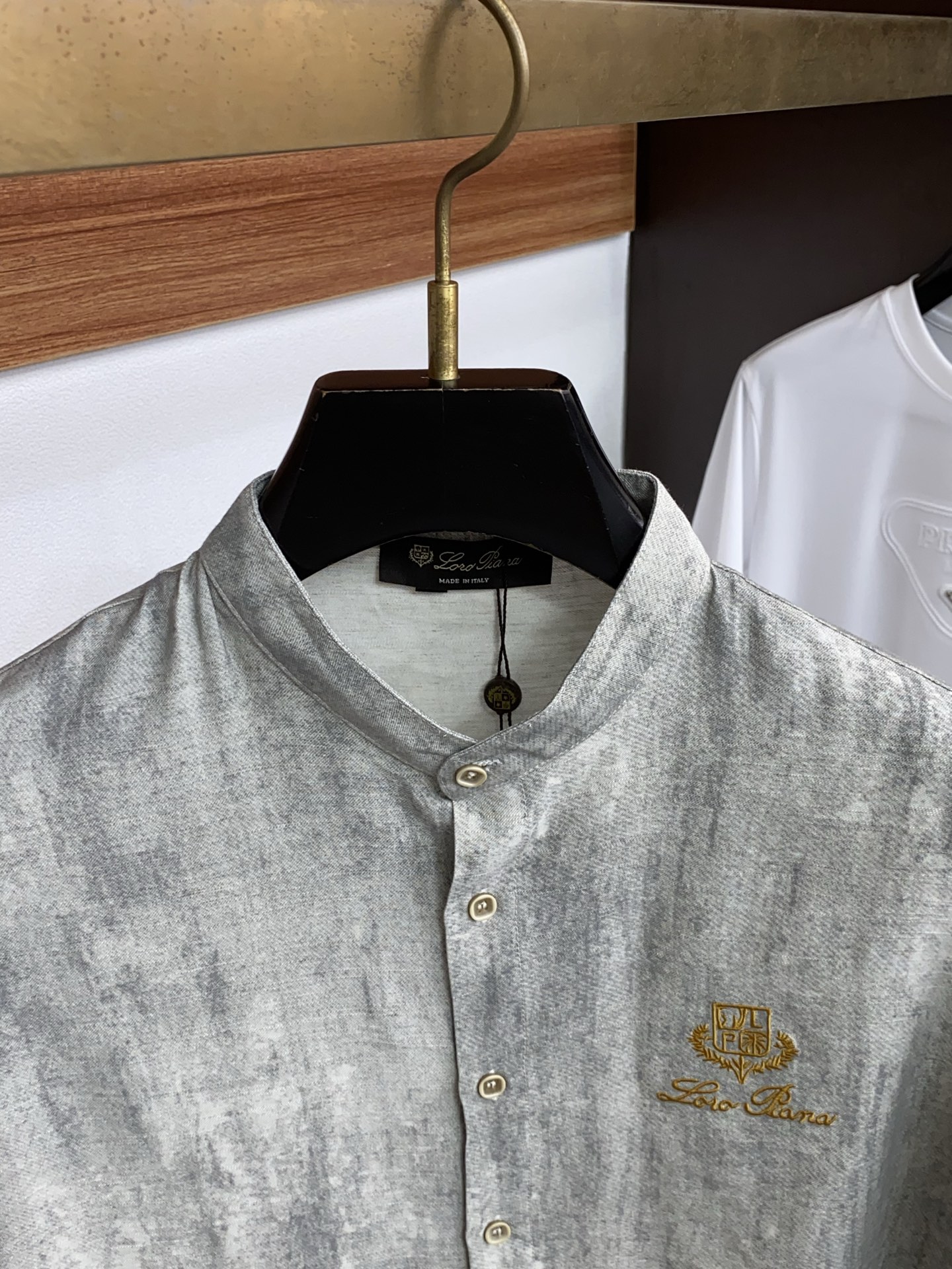 2026春夏新品丝光棉翻领商务Polo，极简的衣身造型！顶级针织棉质混纺质地 整体的触感极为舒适，弹力十