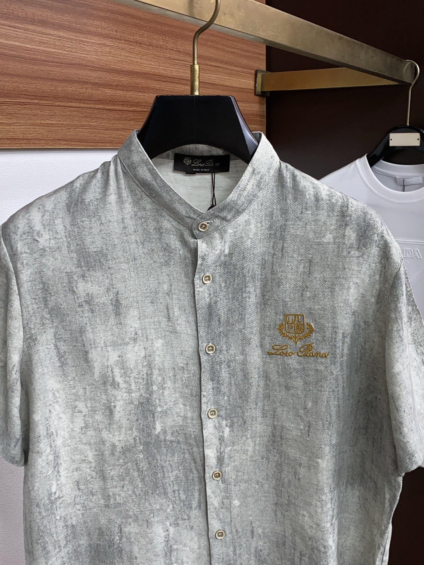 2026春夏新品丝光棉翻领商务Polo，极简的衣身造型！顶级针织棉质混纺质地 整体的触感极为舒适，弹力十