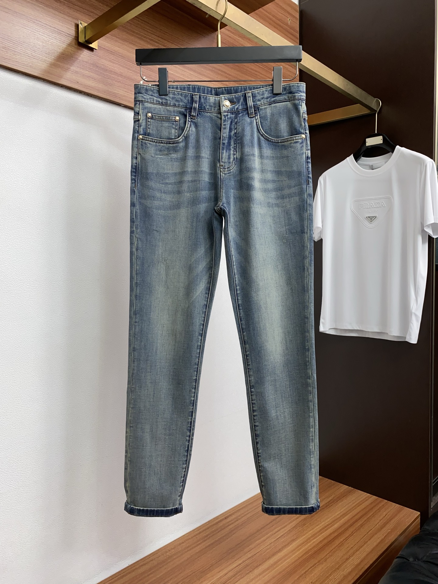 高端定制、2026早春最新款牛仔裤 柜台同步发售 原版定制复刻 客供五金辅料 原单品质 进口牛仔面料高弹