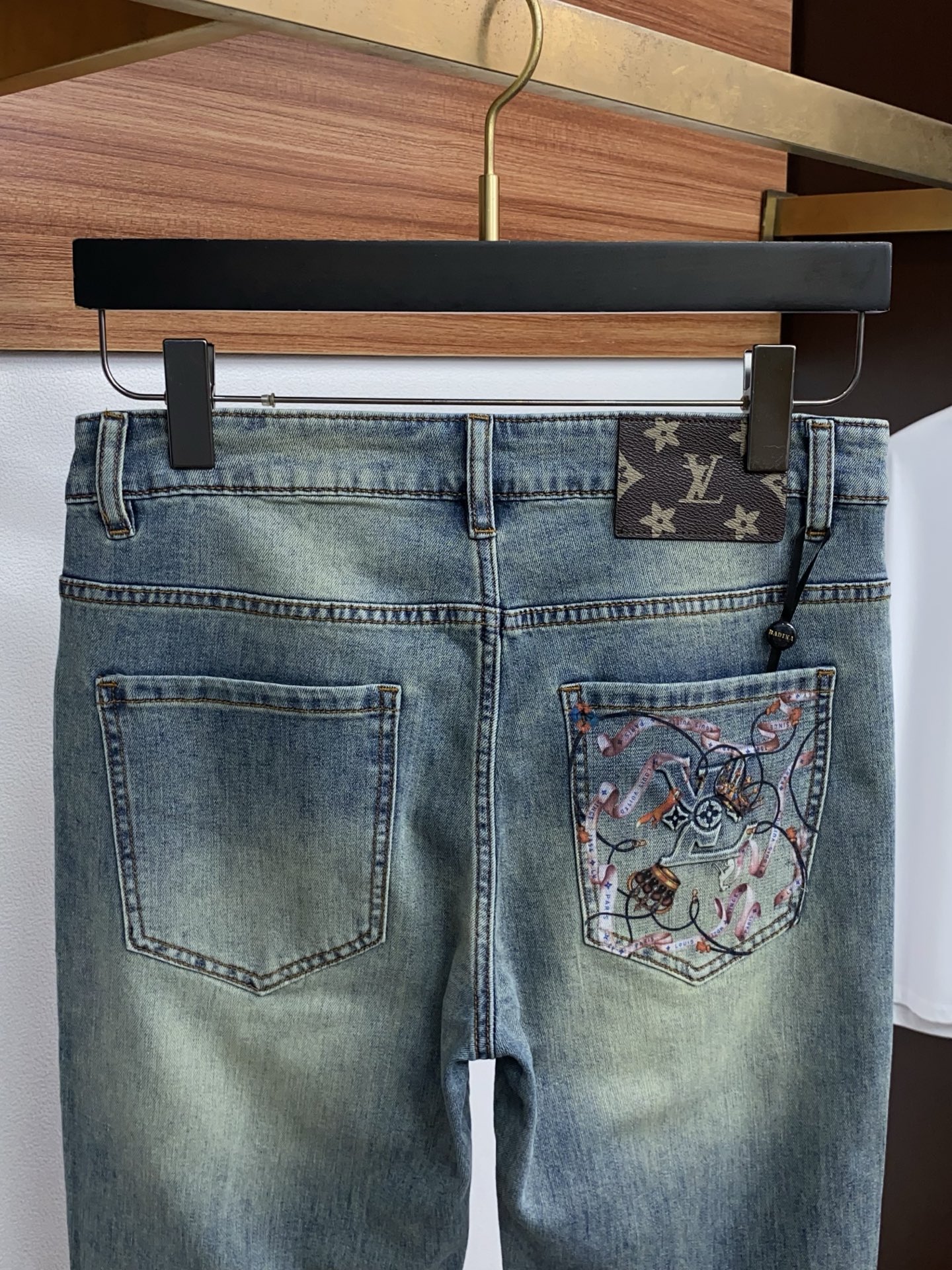 1v路易威登 高端定制、2026早春最新款牛仔裤 柜台同步发售 原版定制复刻 客供五金辅料 原单品质 进