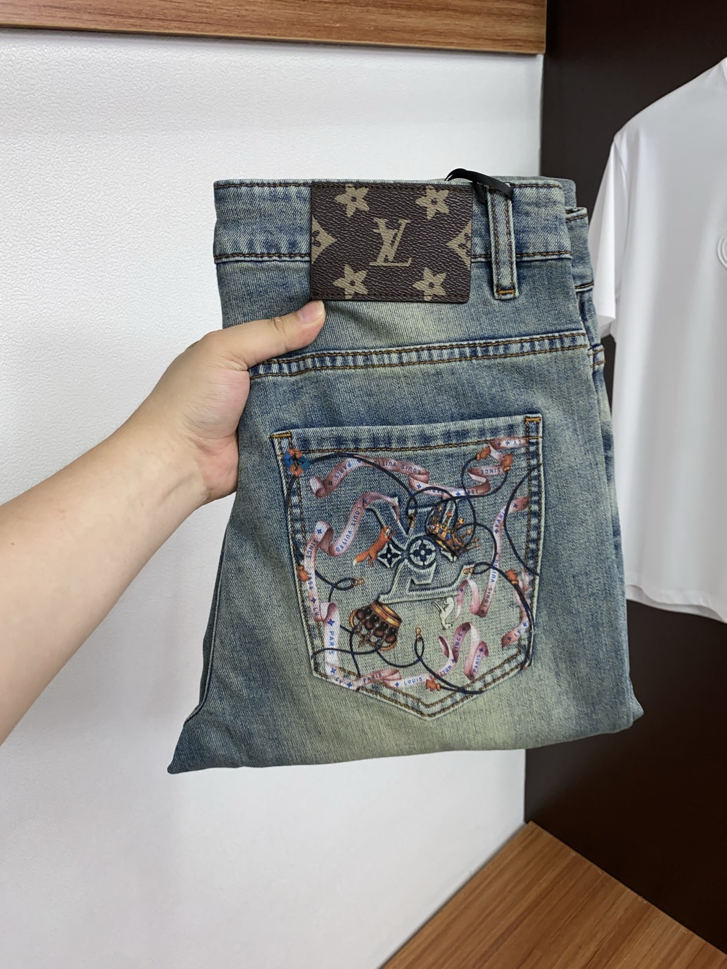 1v路易威登 高端定制、2026早春最新款牛仔裤 柜台同步发售 原版定制复刻 客供五金辅料 原单品质 进