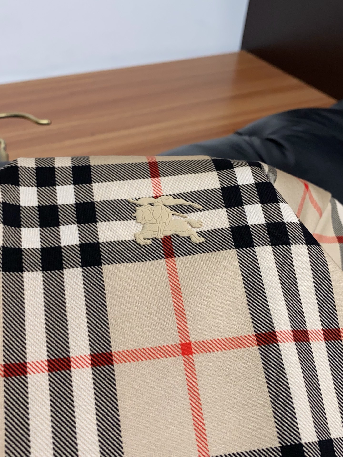 巴宝莉 高级定制 2026新款格纹短袖 百搭款式 任何人都可以轻松驾驭 面料全订制工艺 高定一等品丝光棉