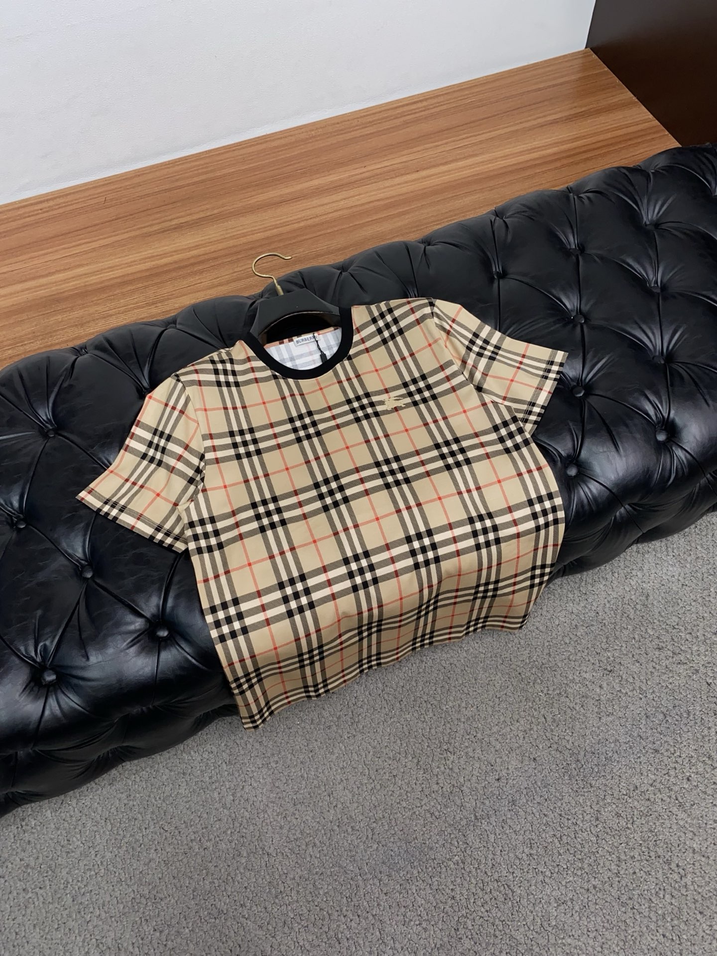 巴宝莉 高级定制 2026新款格纹短袖 百搭款式 任何人都可以轻松驾驭 面料全订制工艺 高定一等品丝光棉