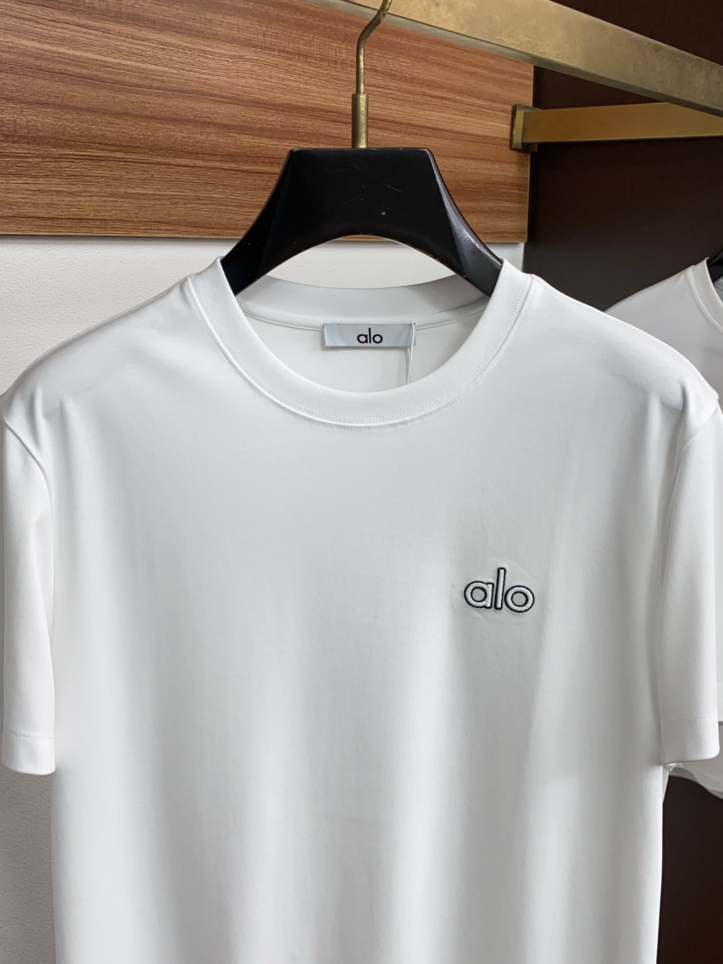 alo 高级定制 2026新款短袖 百搭款式 任何人都可以轻松驾驭 面料全订制工艺 高定一等品丝光棉面料