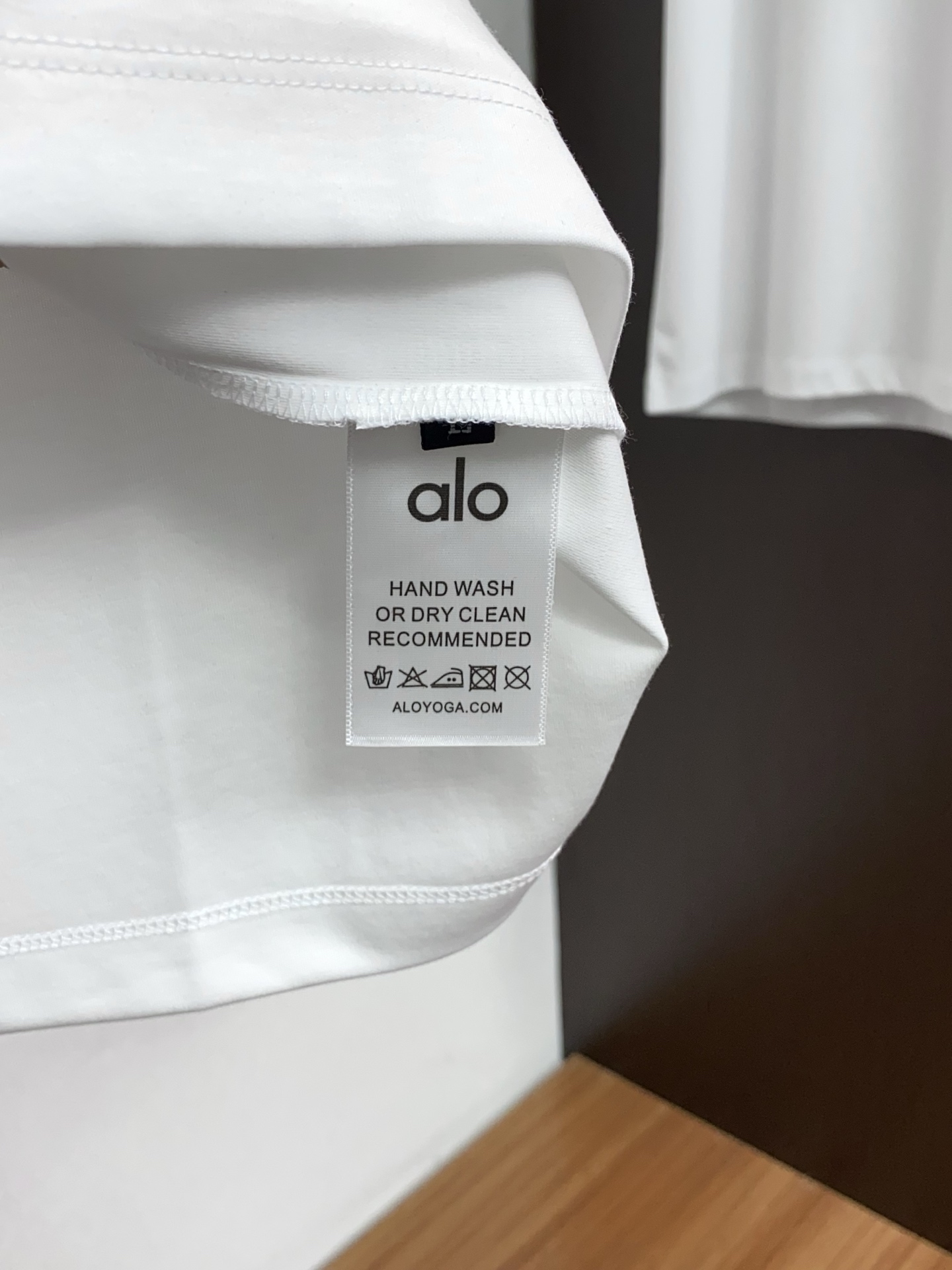 alo 高级定制 2026新款短袖 百搭款式 任何人都可以轻松驾驭 面料全订制工艺 高定一等品丝光棉面料