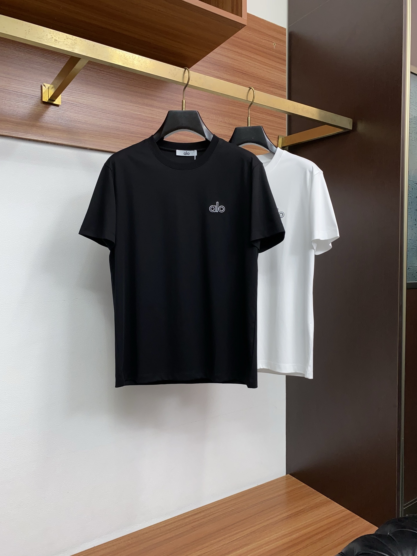 alo 高级定制 2026新款短袖 百搭款式 任何人都可以轻松驾驭 面料全订制工艺 高定一等品丝光棉面料