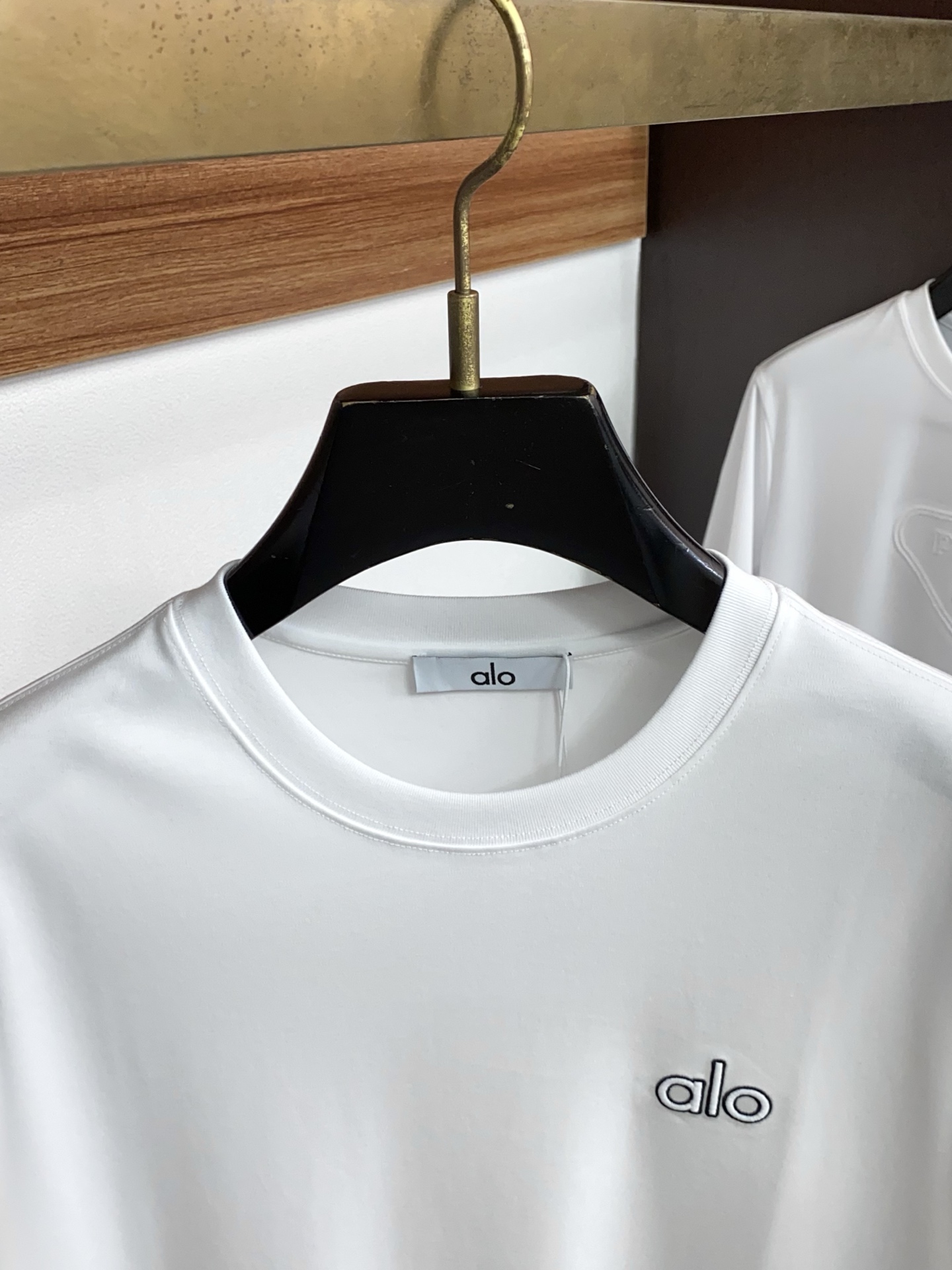 alo 高级定制 2026新款短袖 百搭款式 任何人都可以轻松驾驭 面料全订制工艺 高定一等品丝光棉面料