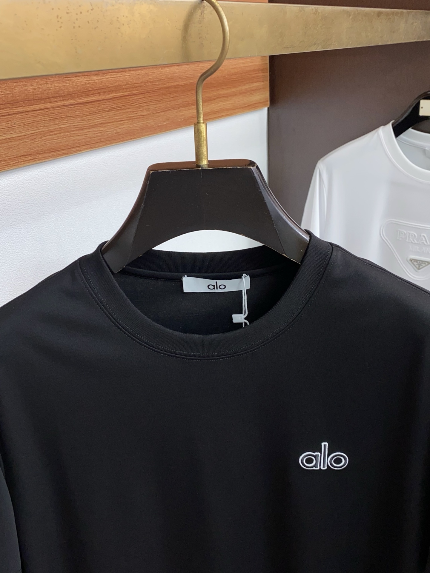 alo 高级定制 2026新款短袖 百搭款式 任何人都可以轻松驾驭 面料全订制工艺 高定一等品丝光棉面料