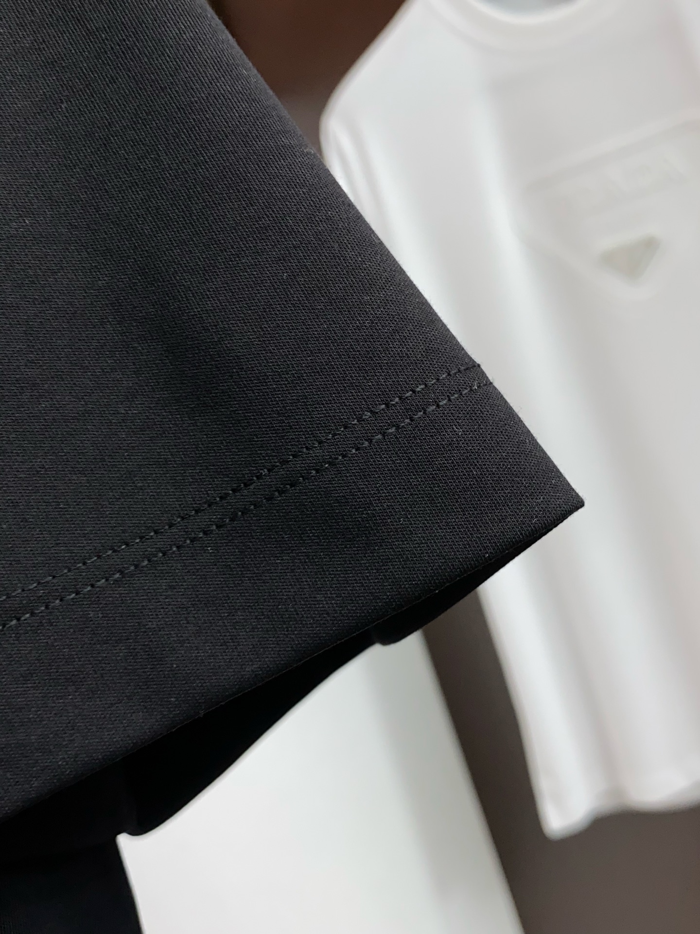 alo 高级定制 2026新款短袖 百搭款式 任何人都可以轻松驾驭 面料全订制工艺 高定一等品丝光棉面料